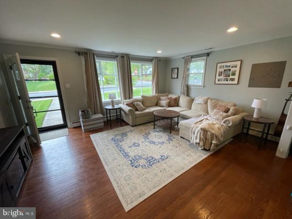 Photo of 339 HIGHLAWN AVE, ELIZABETHTOWN, PA 17022 (MLS # PALA2033338)