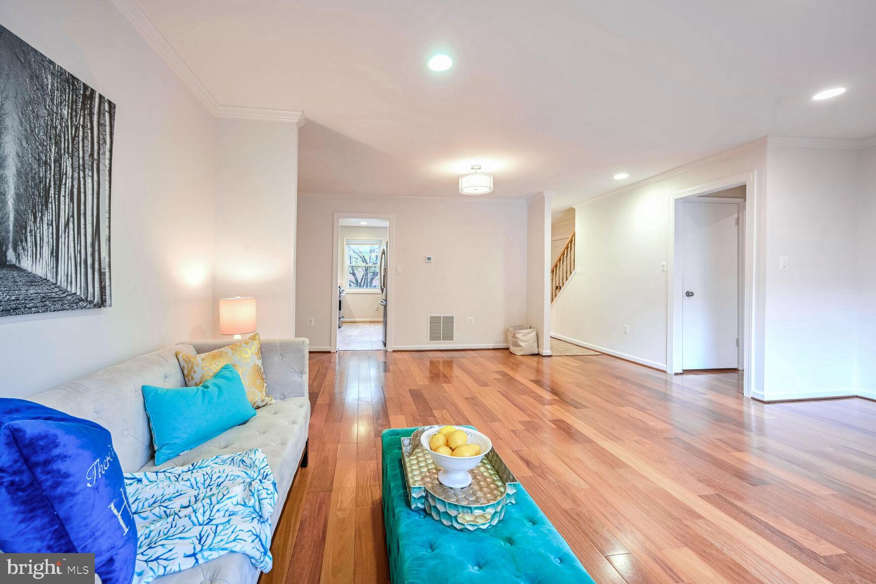 PLYMOUTH GARDENS - Residential