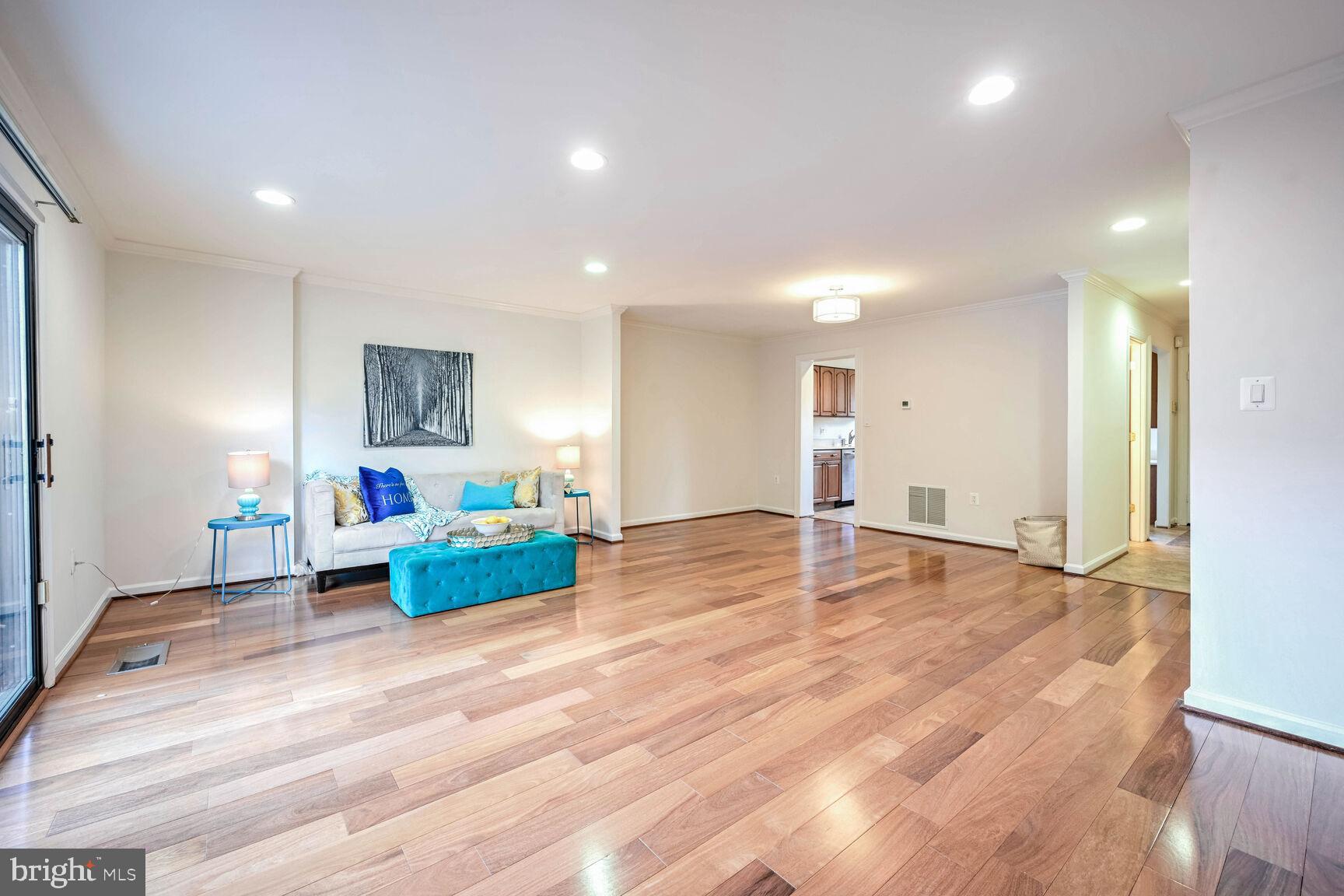 PLYMOUTH GARDENS - Residential