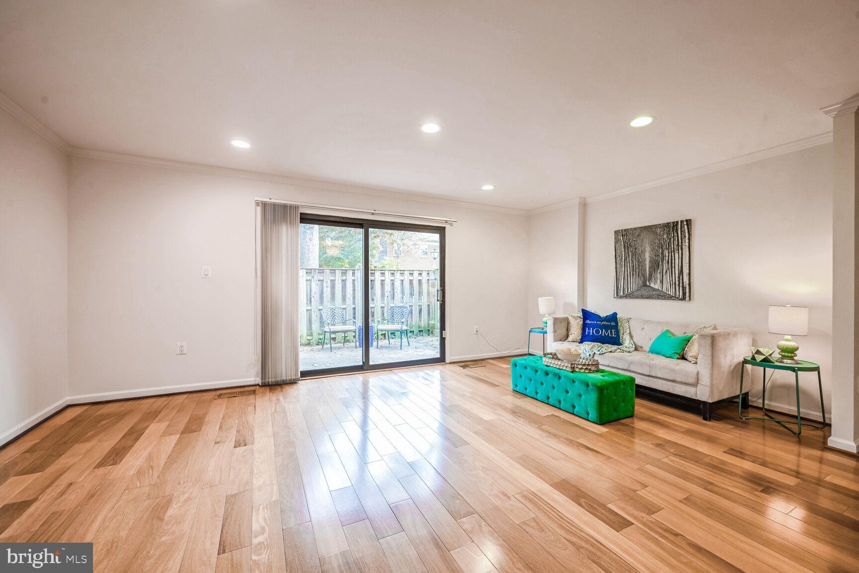 PLYMOUTH GARDENS - Residential