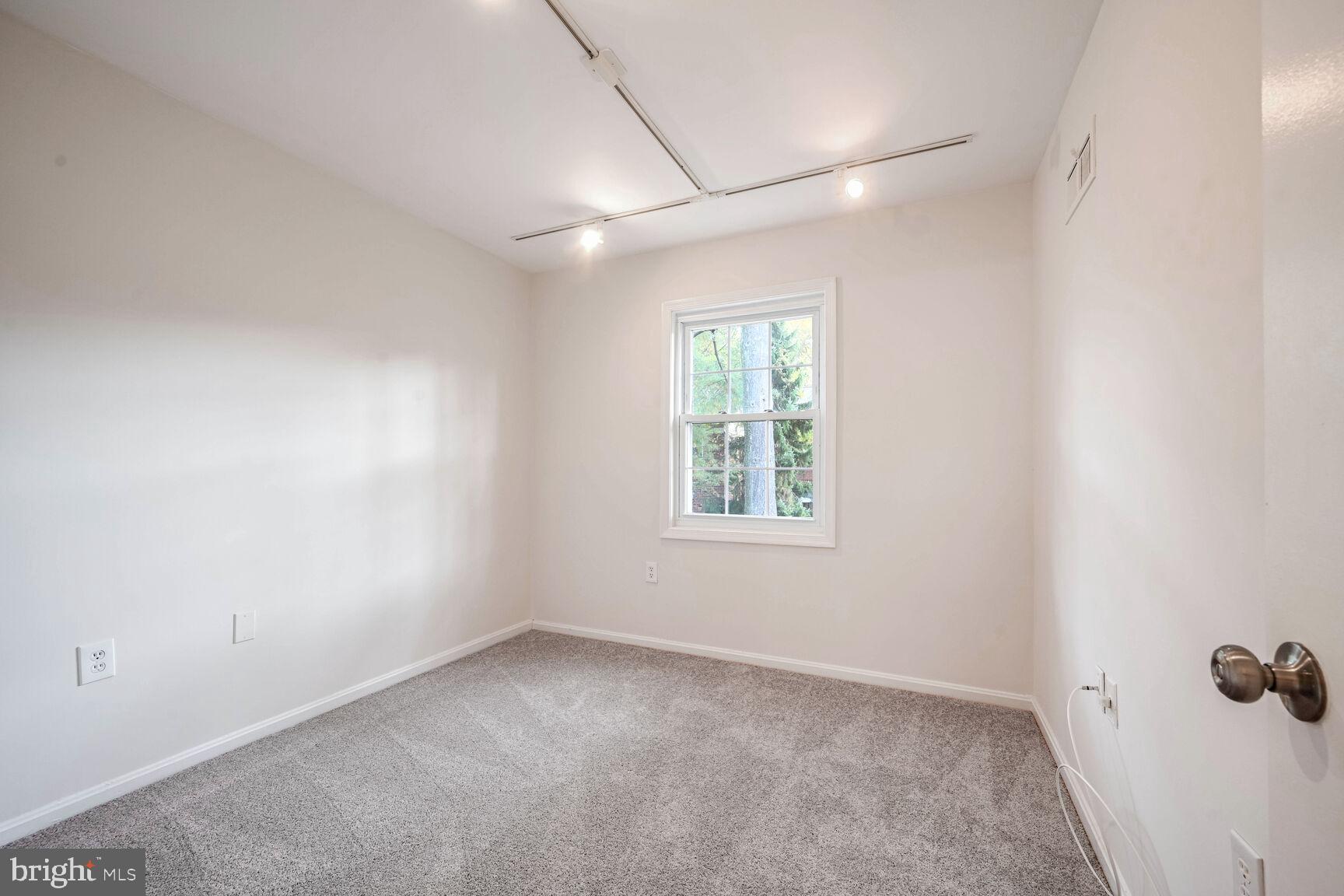 PLYMOUTH GARDENS - Residential