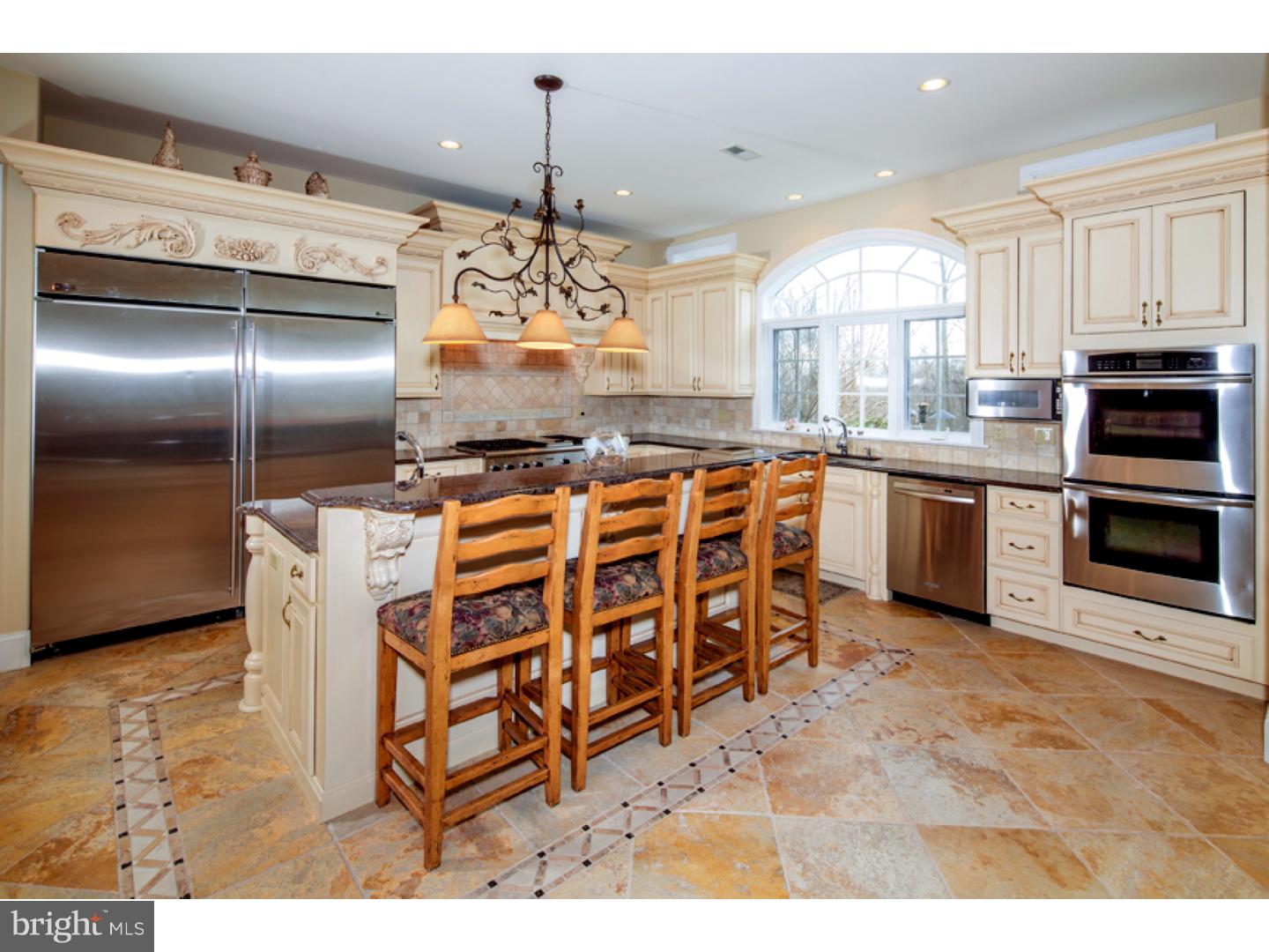 MIQUON - Residential