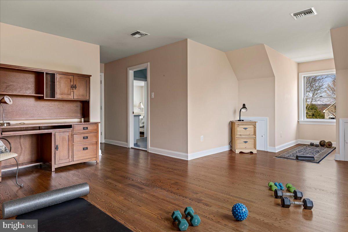 TINICUM RIDGE - Residential