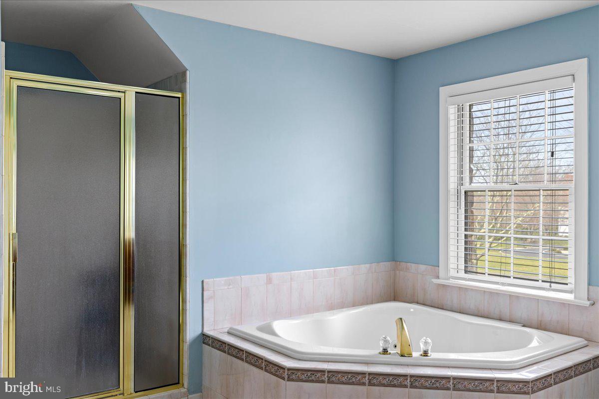 TINICUM RIDGE - Residential