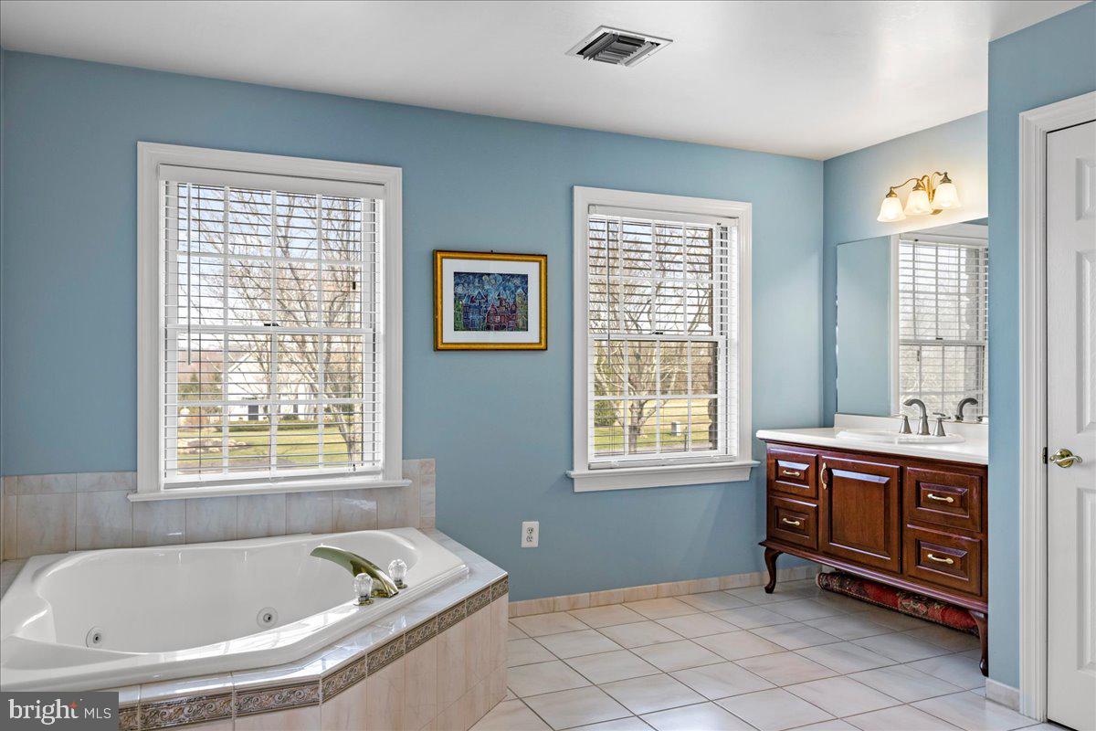 TINICUM RIDGE - Residential