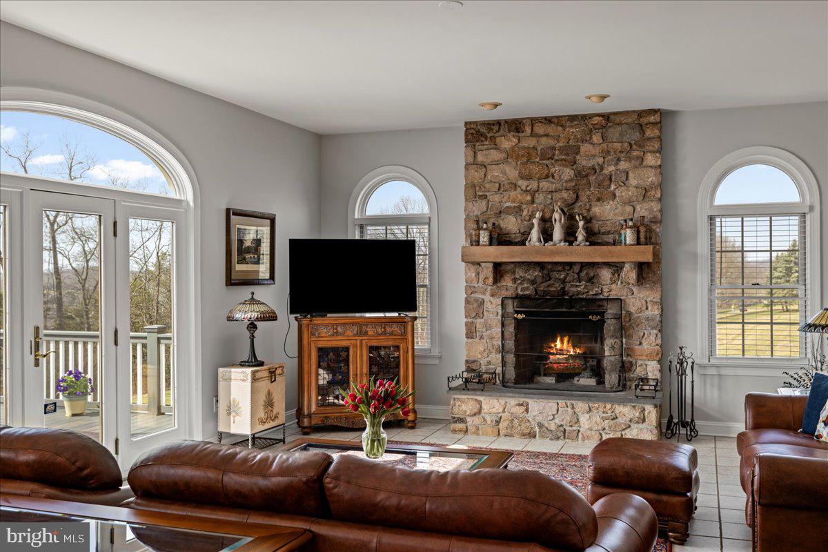 TINICUM RIDGE - Residential