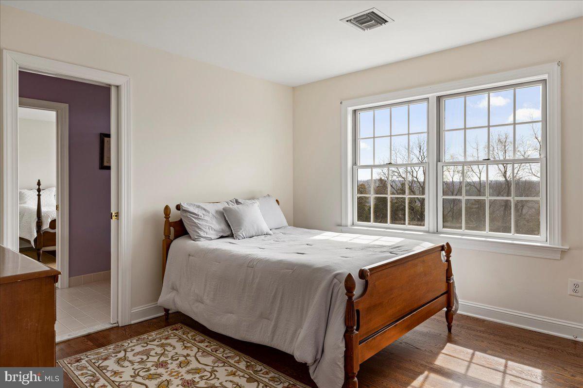 TINICUM RIDGE - Residential