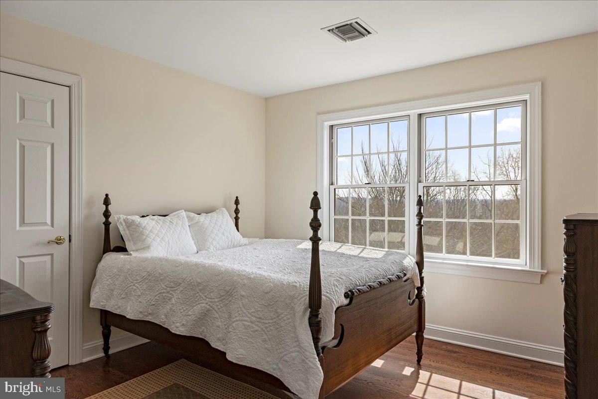 TINICUM RIDGE - Residential