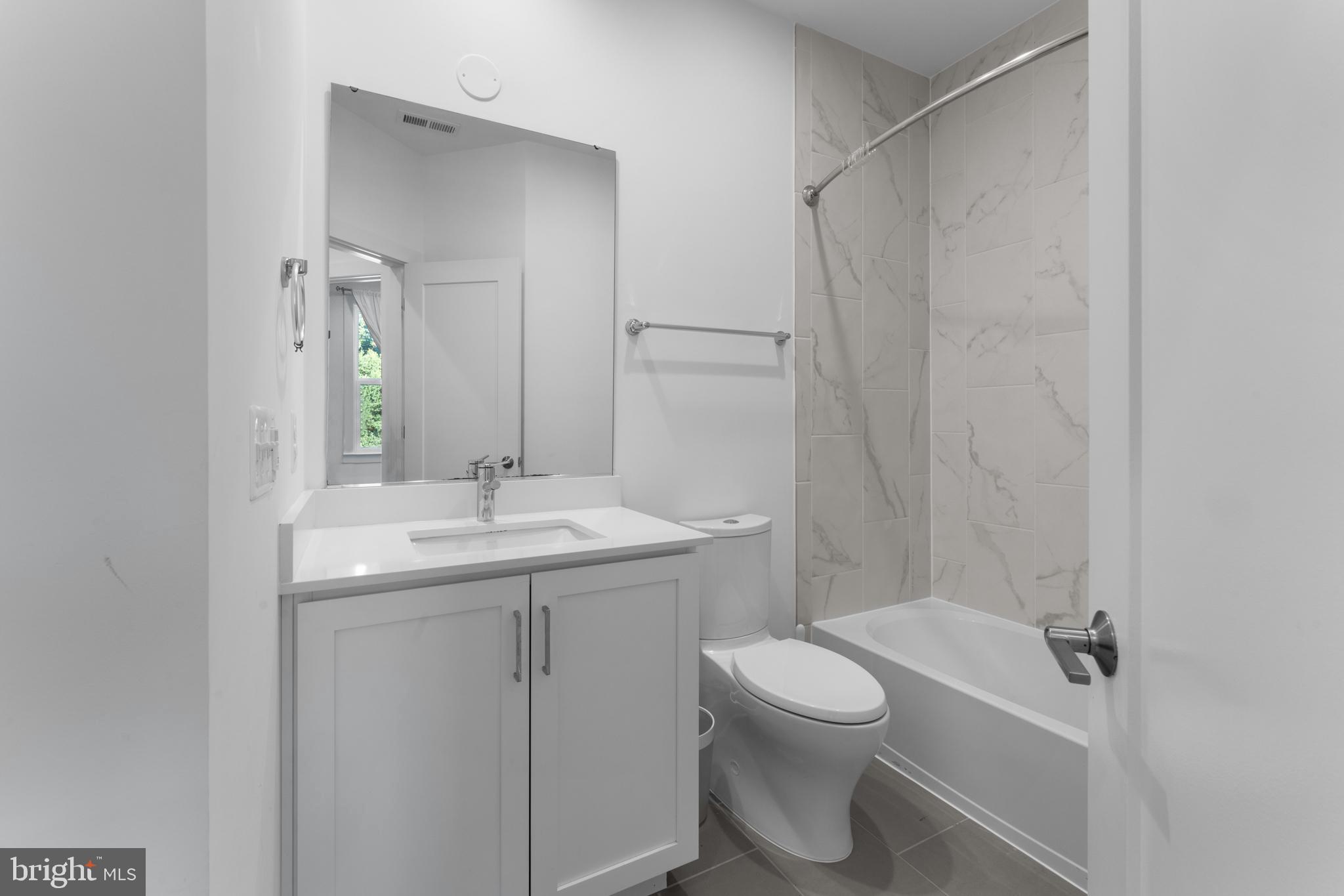 TOWER OAKS - Residential