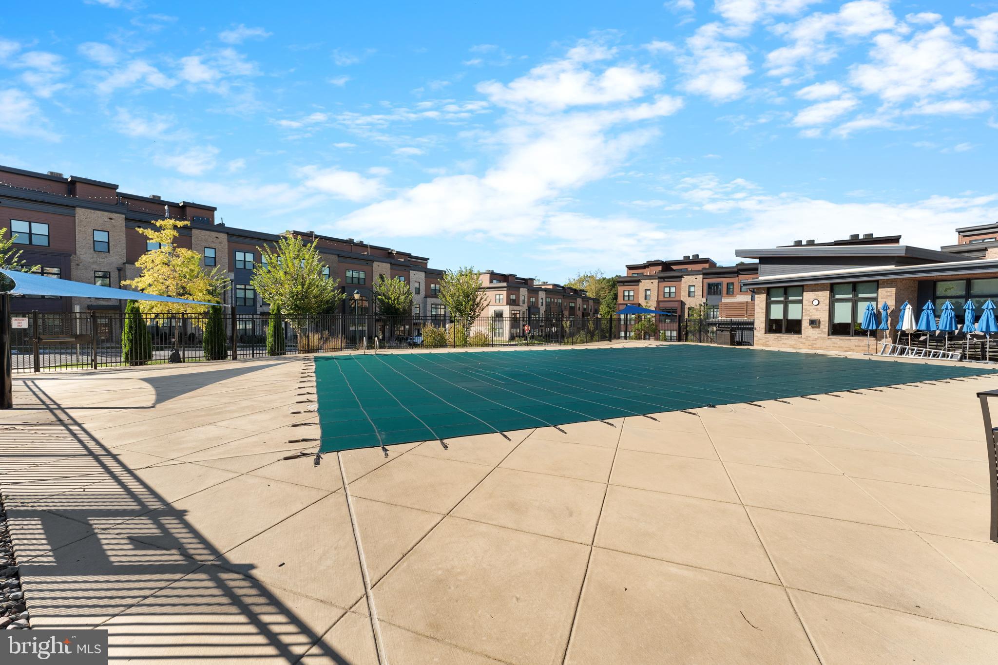 TOWER OAKS - Residential