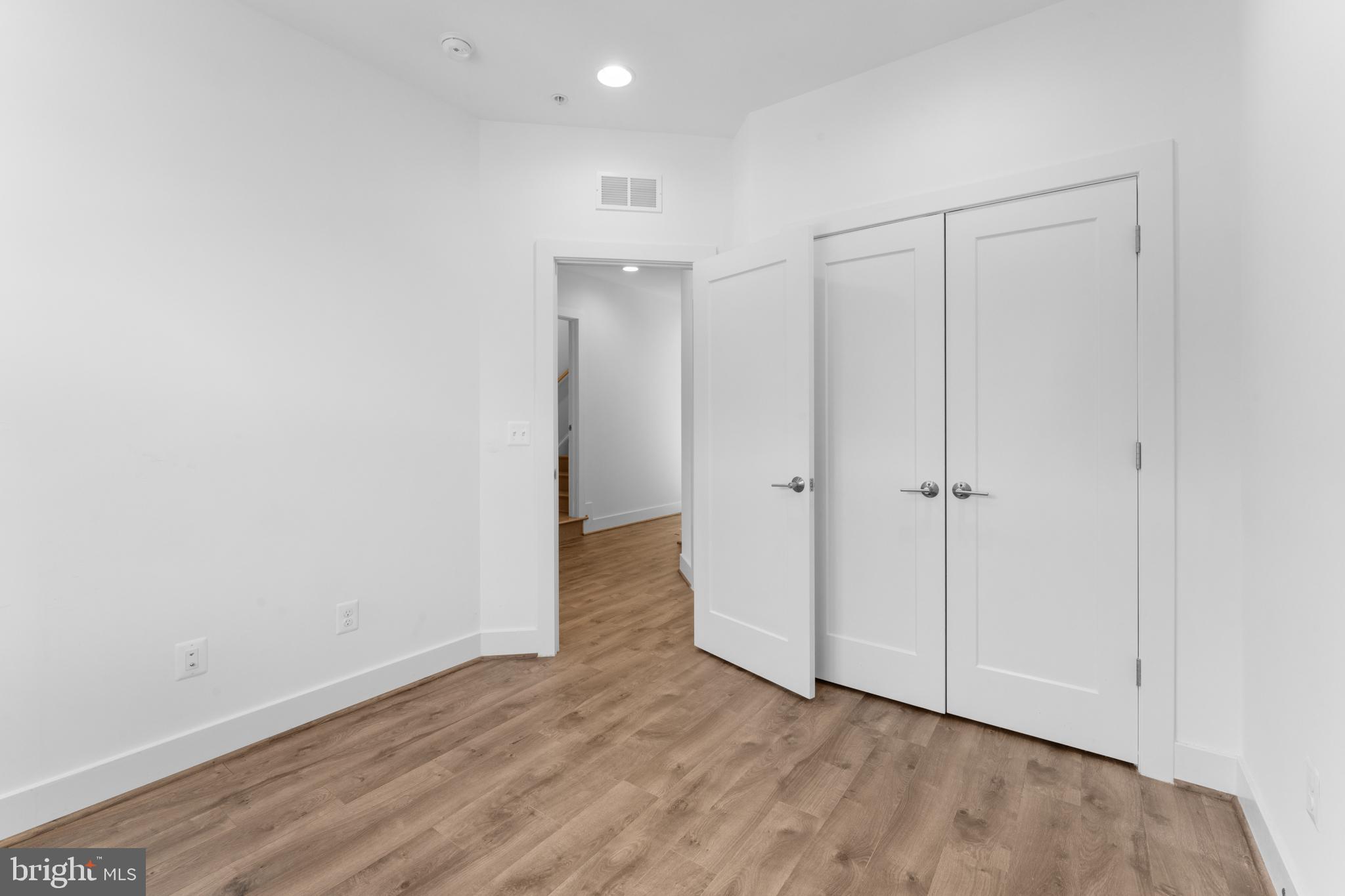 TOWER OAKS - Residential