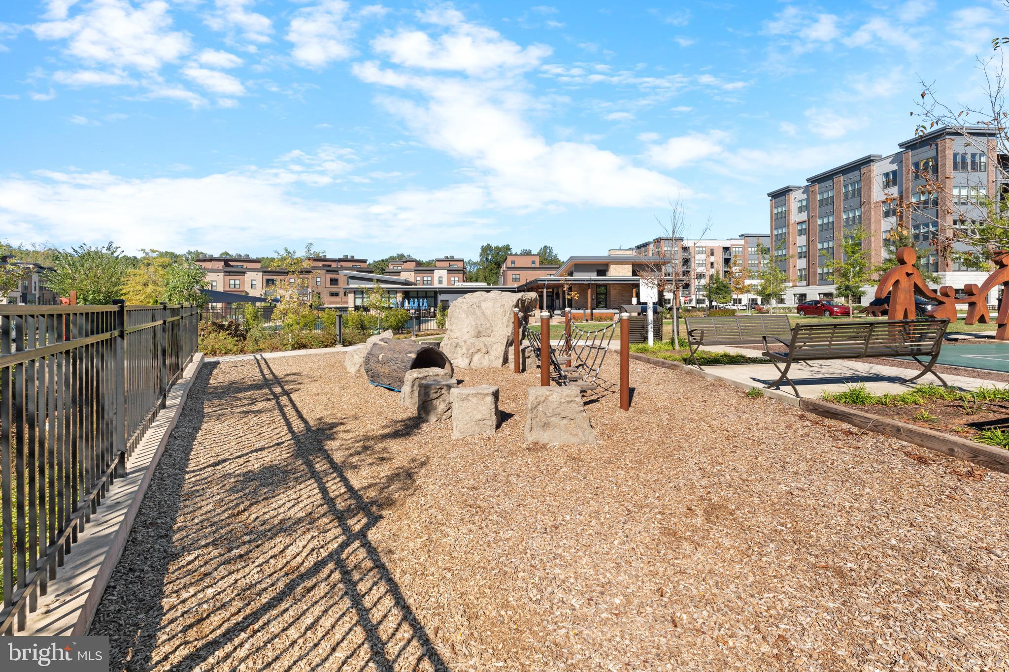 TOWER OAKS - Residential