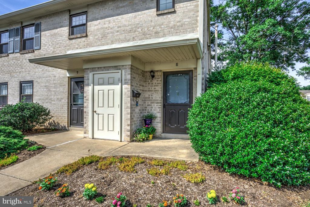 Photo of 8 Valleybrook Drive, Lancaster, PA 17601 (MLS # PALA2053868)