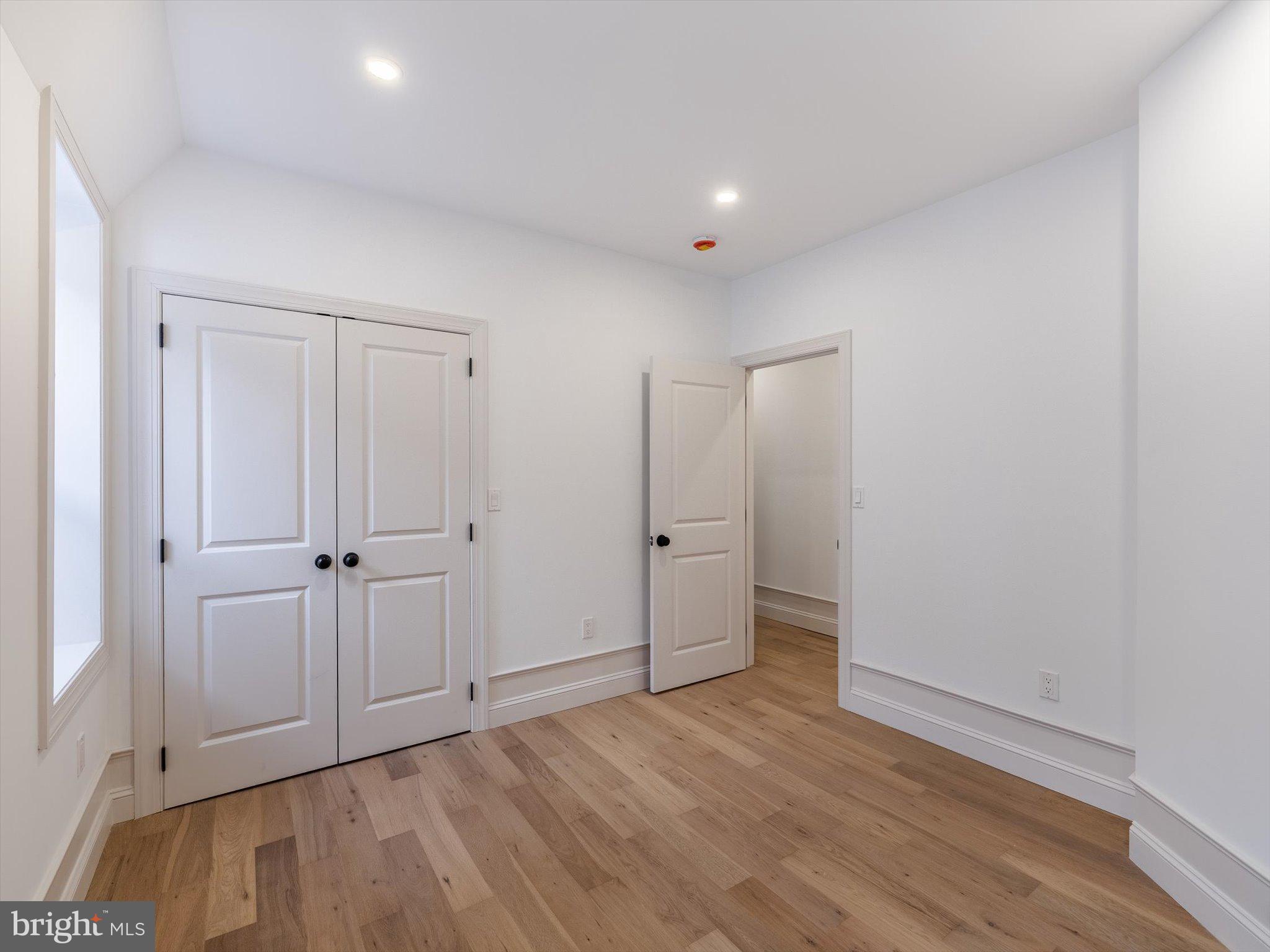 GARDEN COURT - Residential