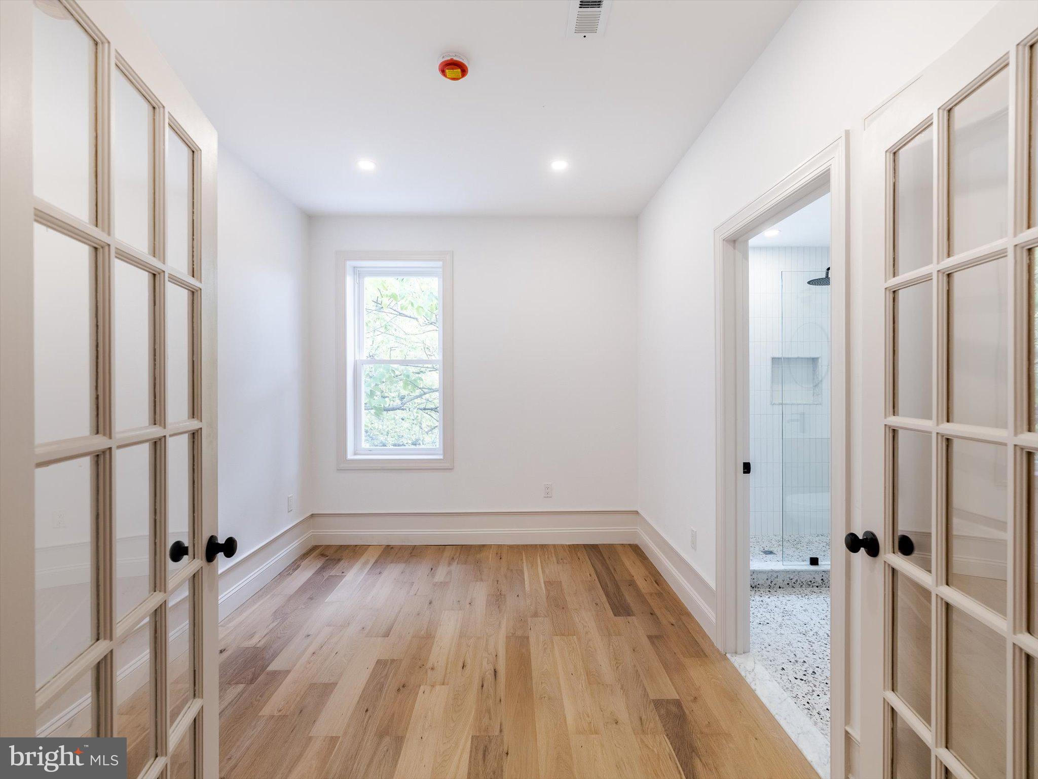 GARDEN COURT - Residential
