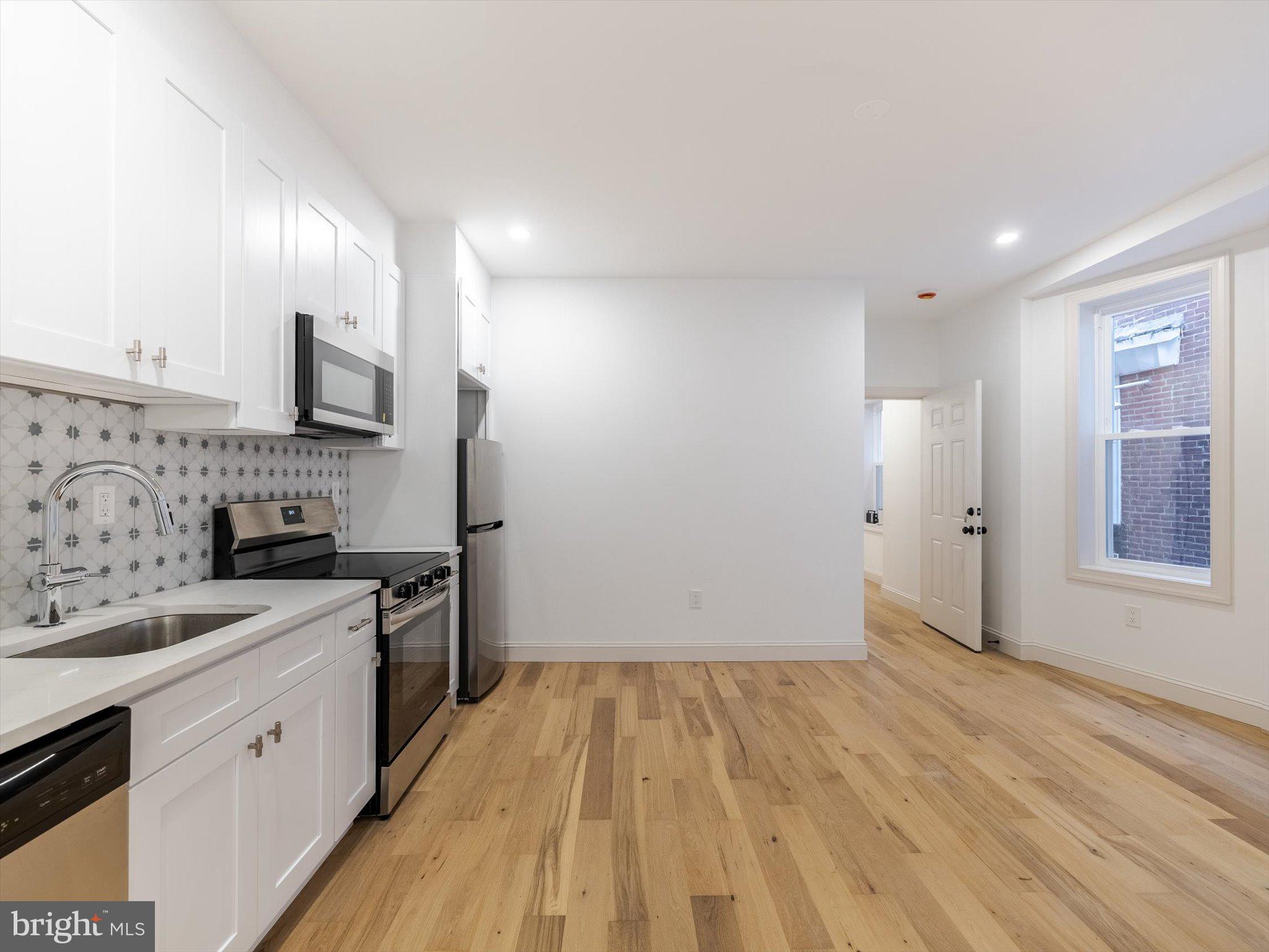 GARDEN COURT - Residential