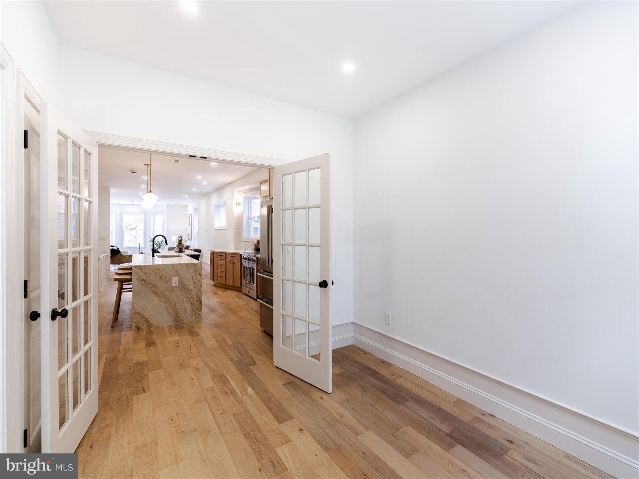 GARDEN COURT - Residential