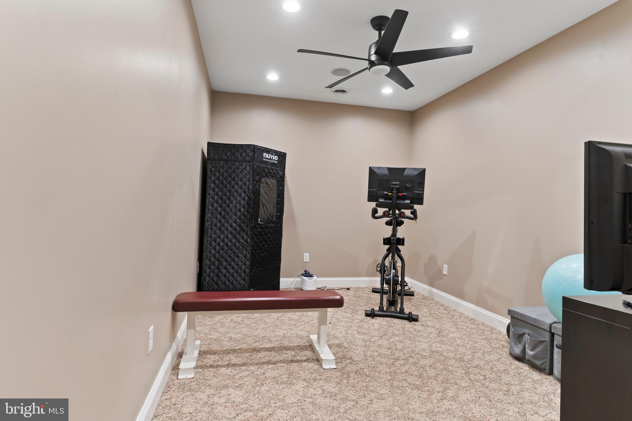 HIGHLANDS OF HAMPDEN - Residential