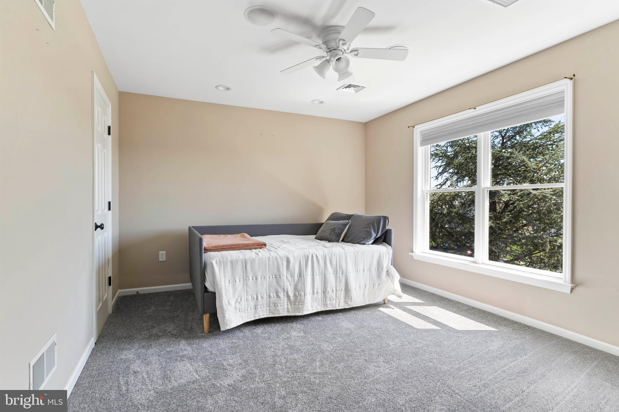 HIGHLANDS OF HAMPDEN - Residential