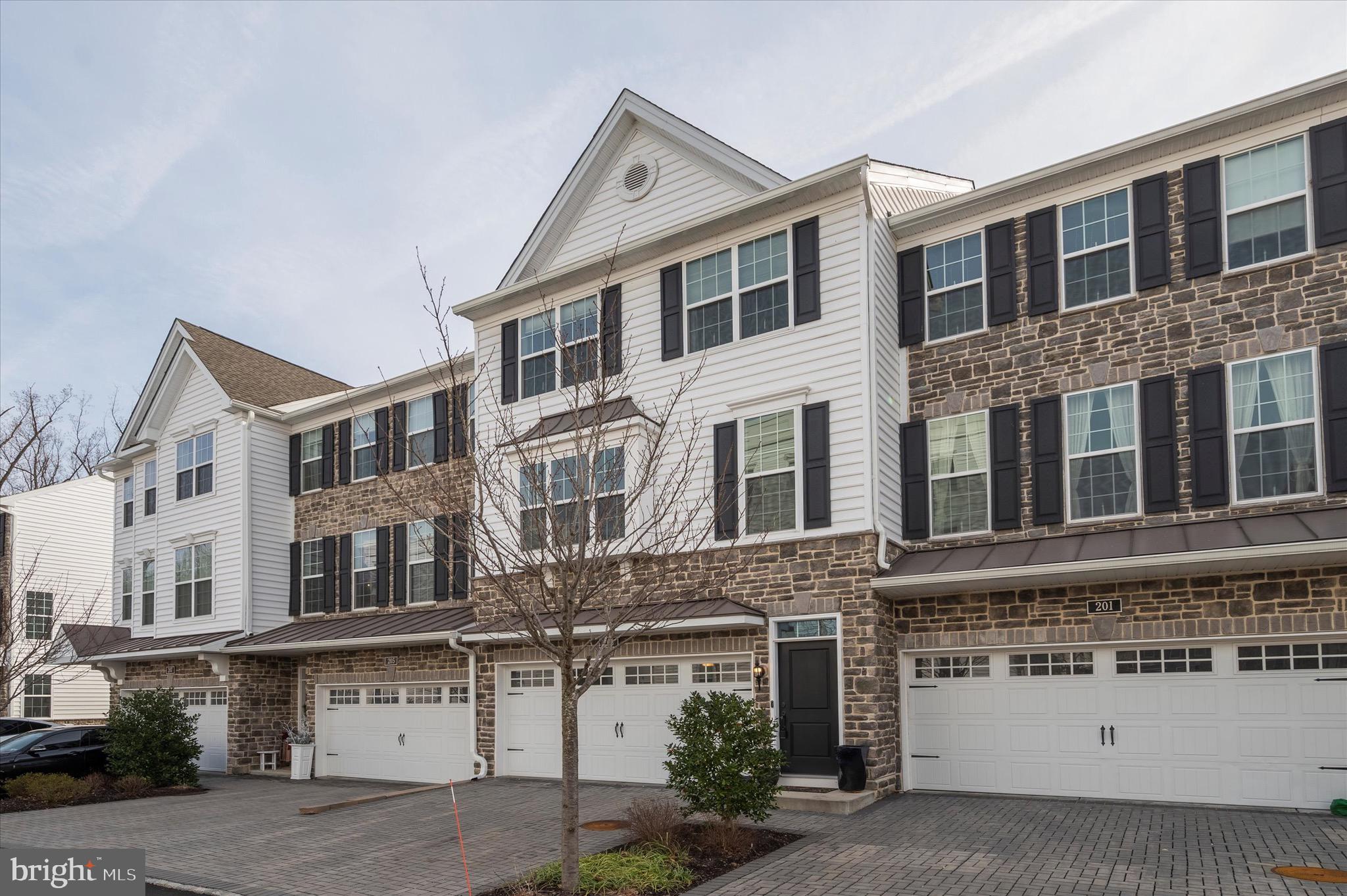 RAVENSCLIFF - Residential
