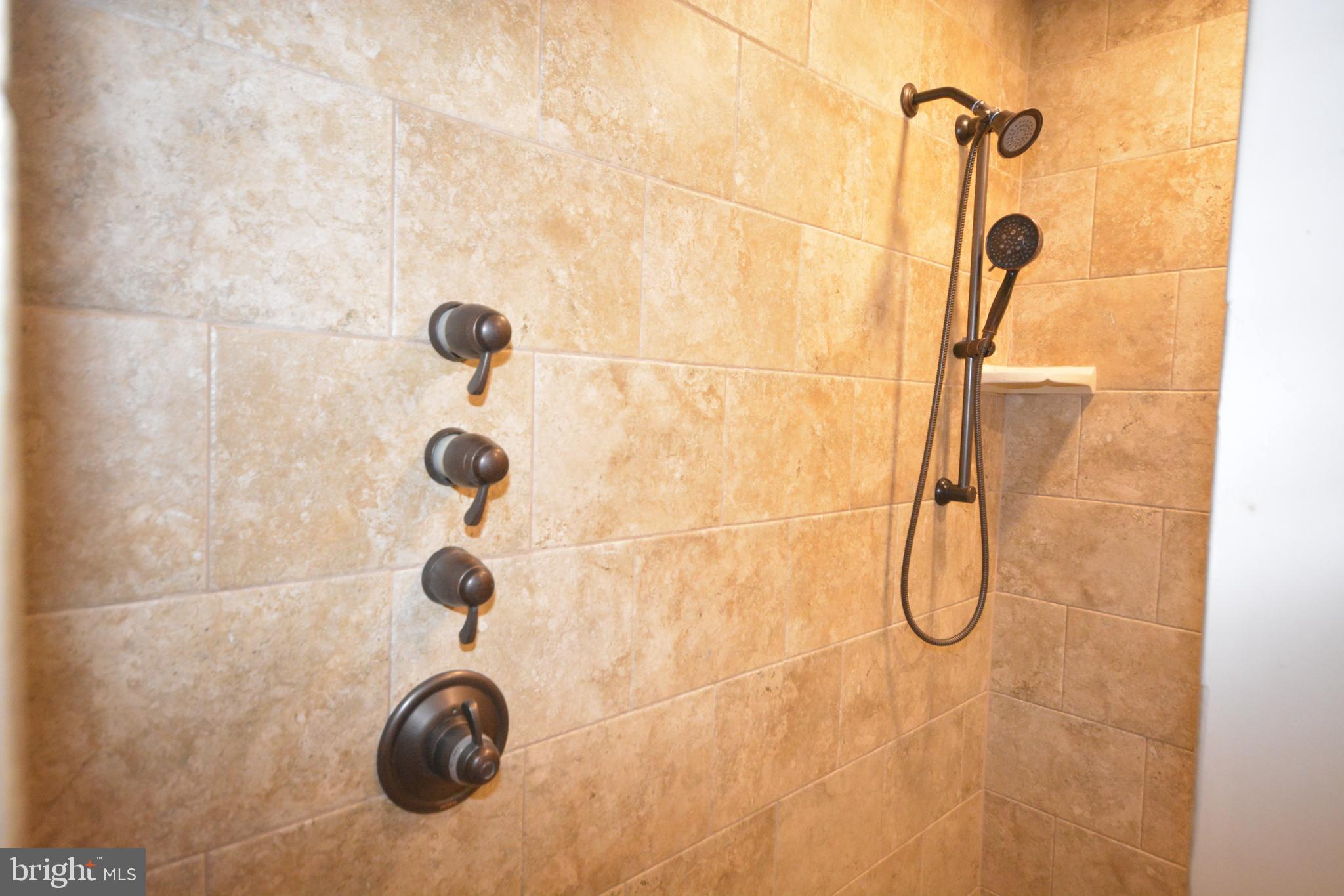 GOVERNOR GRASON MANOR - Residential