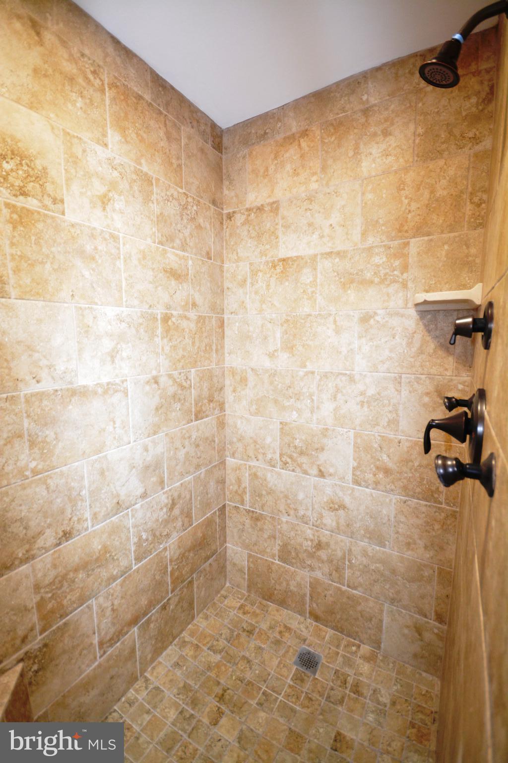 GOVERNOR GRASON MANOR - Residential