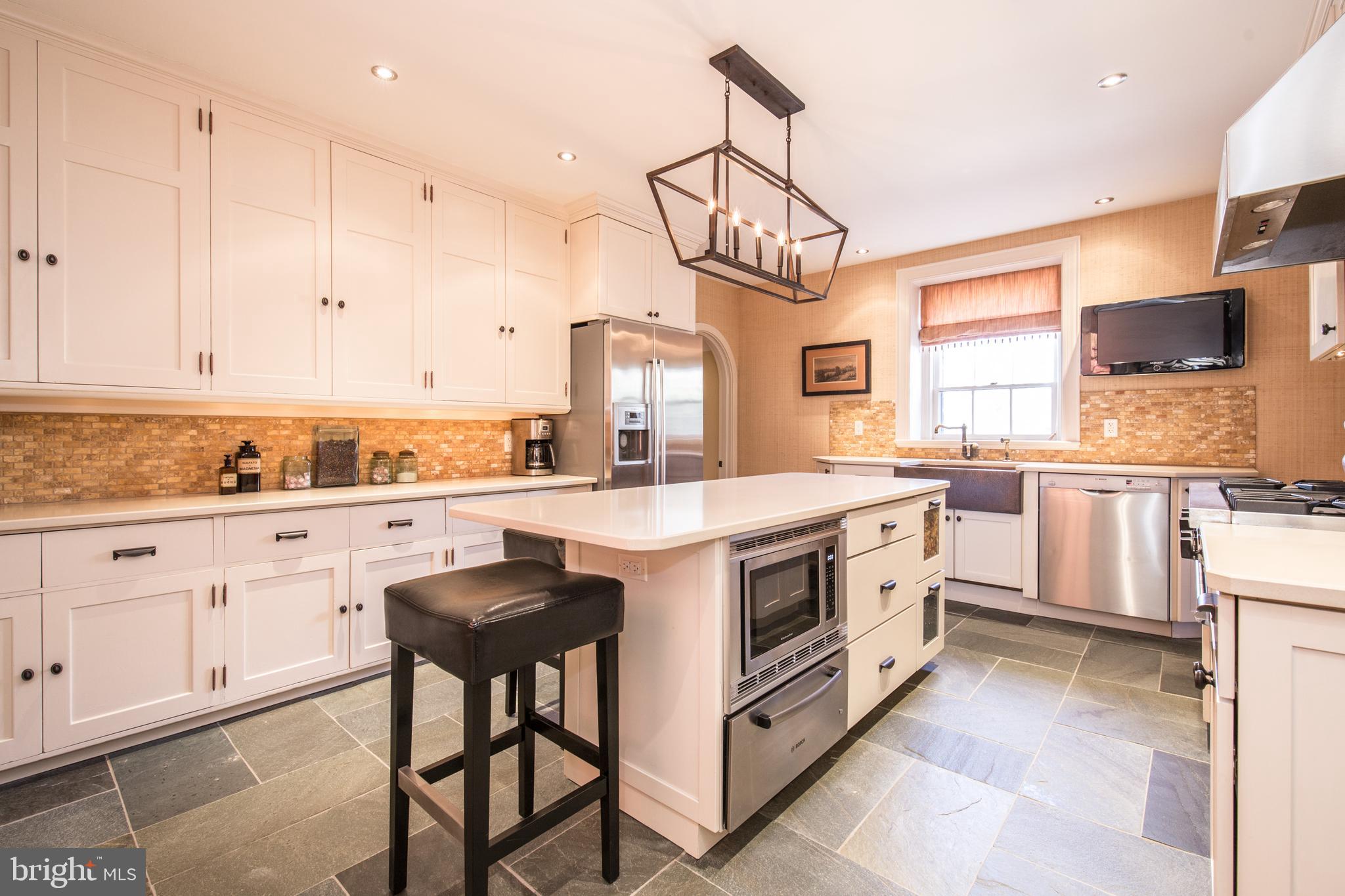 CHESTNUT HILL - Residential