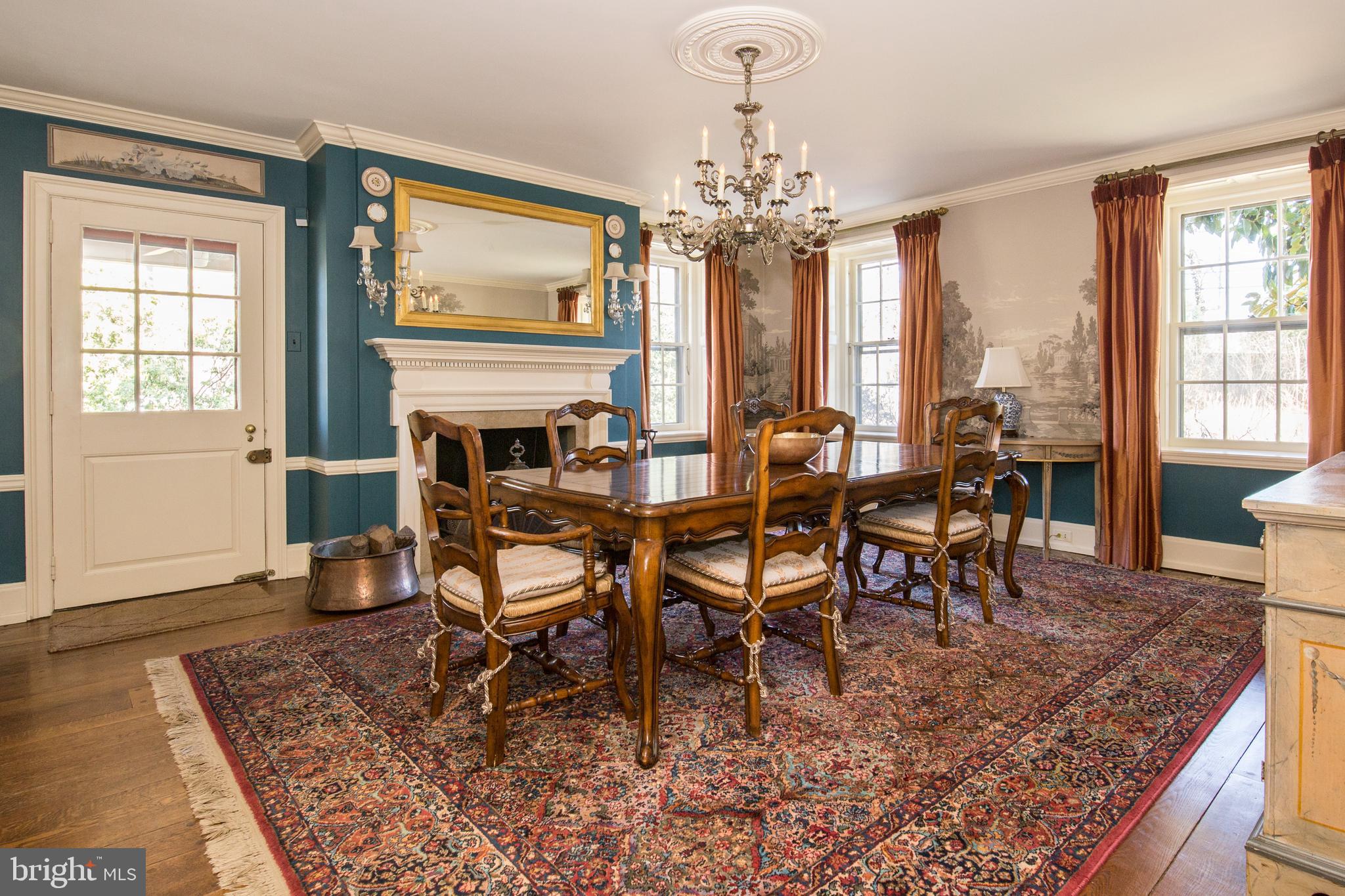 CHESTNUT HILL - Residential