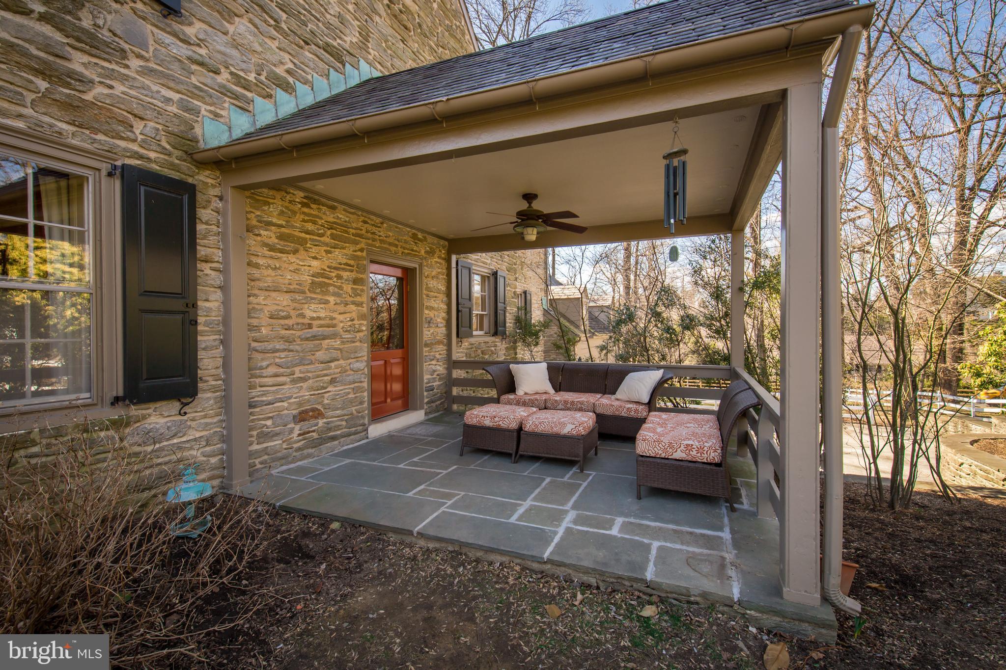 CHESTNUT HILL - Residential