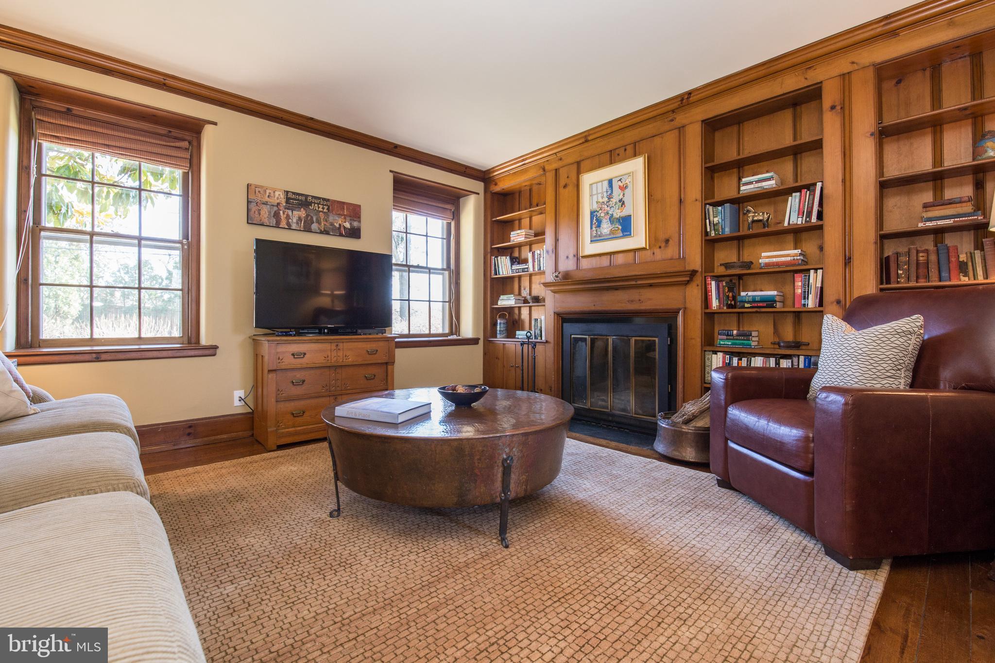 CHESTNUT HILL - Residential