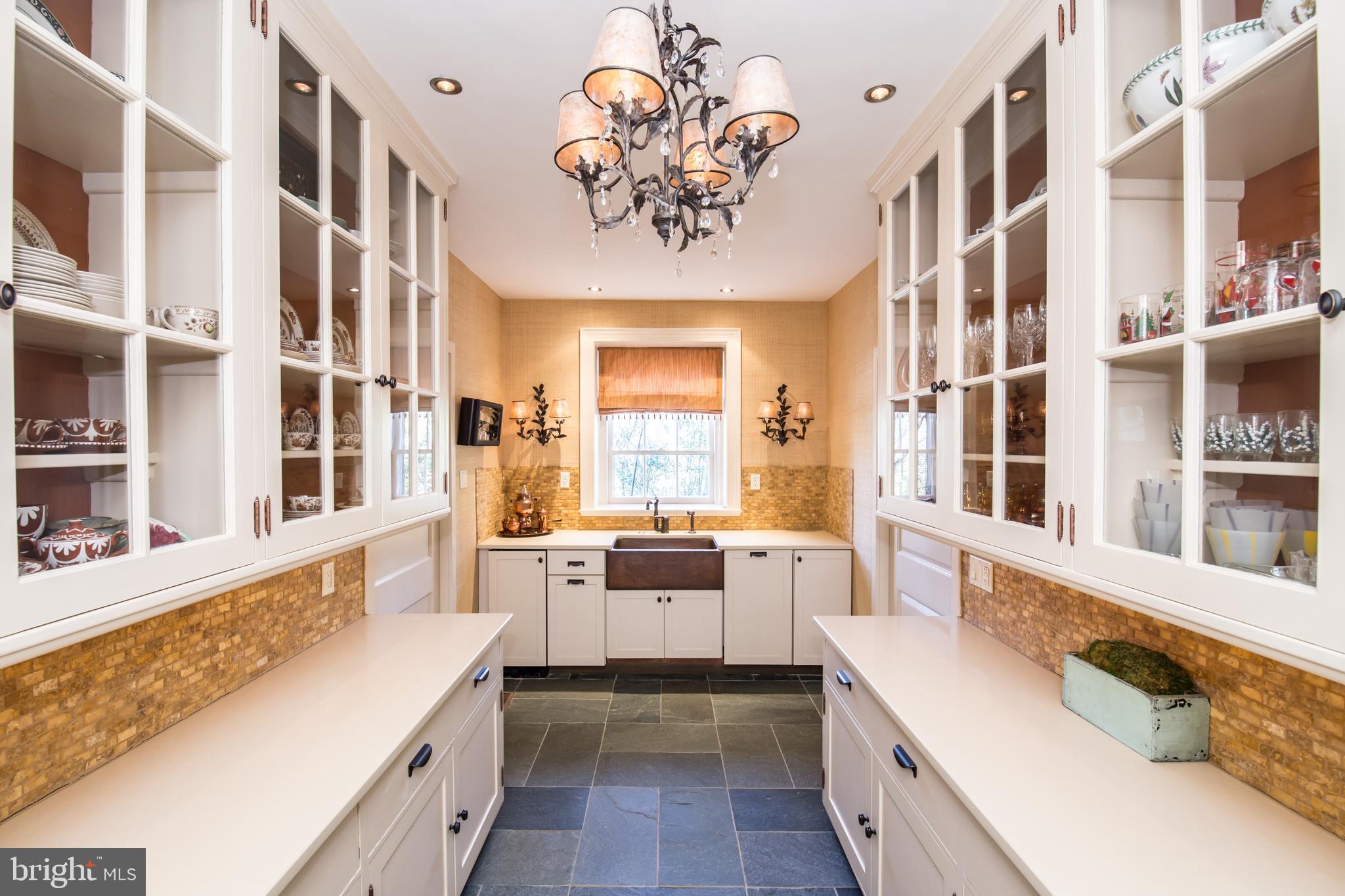 CHESTNUT HILL - Residential