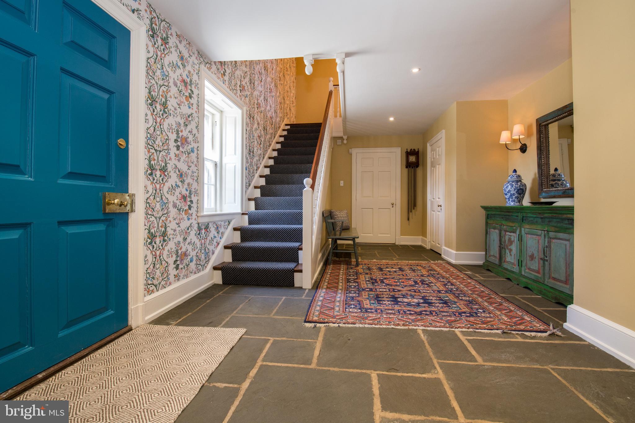 CHESTNUT HILL - Residential