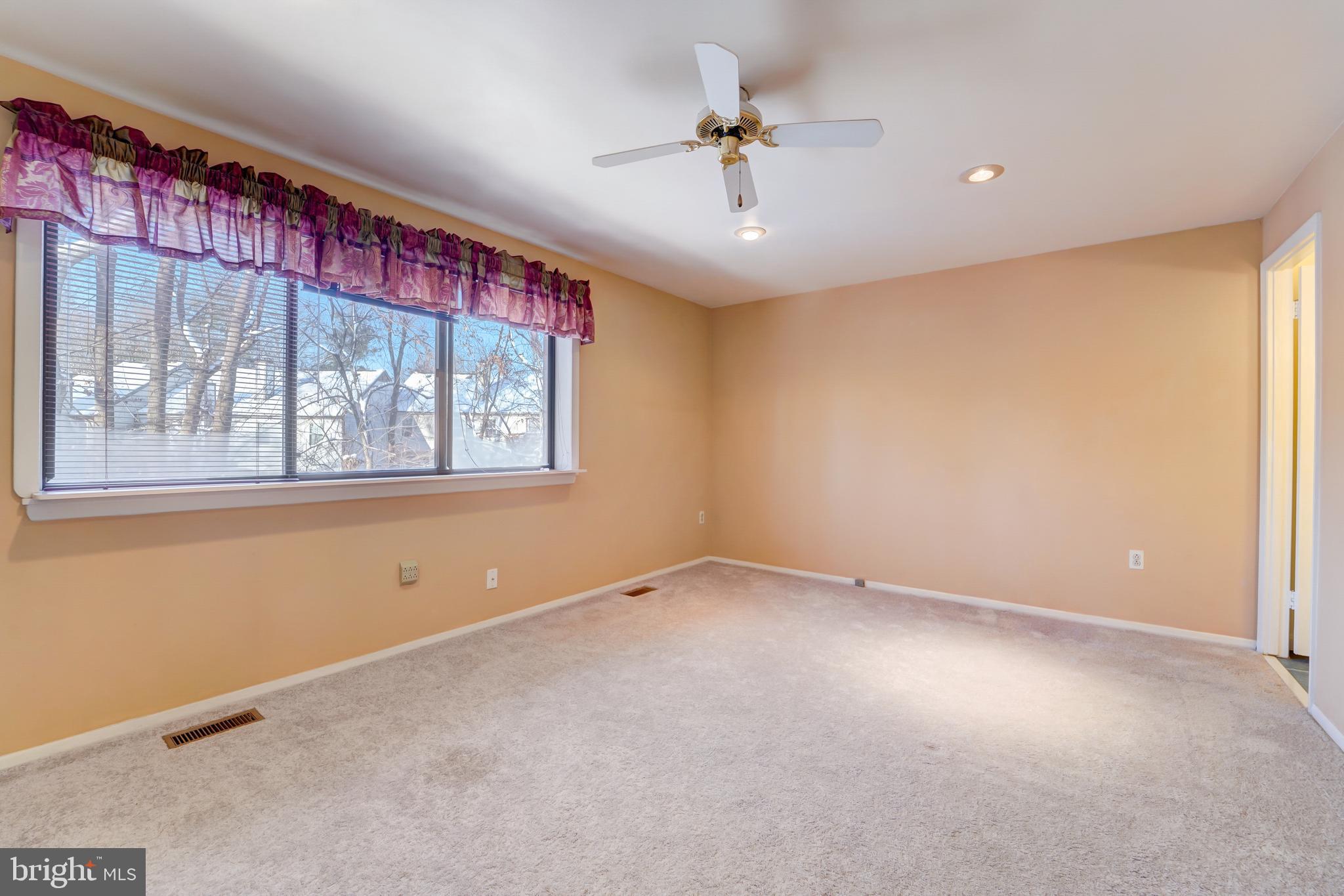 VILLAGE OF OWEN BROWN - Residential