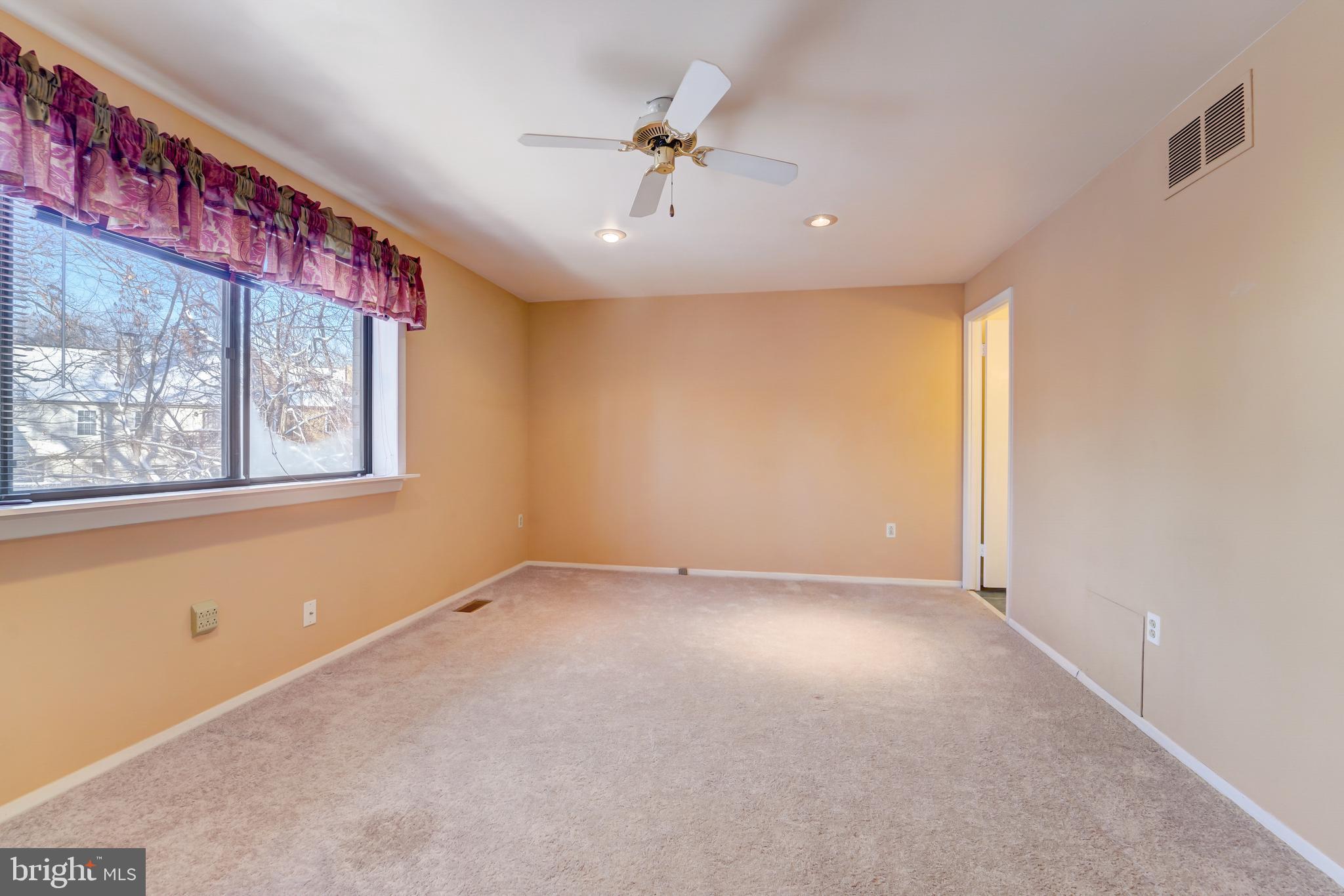 VILLAGE OF OWEN BROWN - Residential