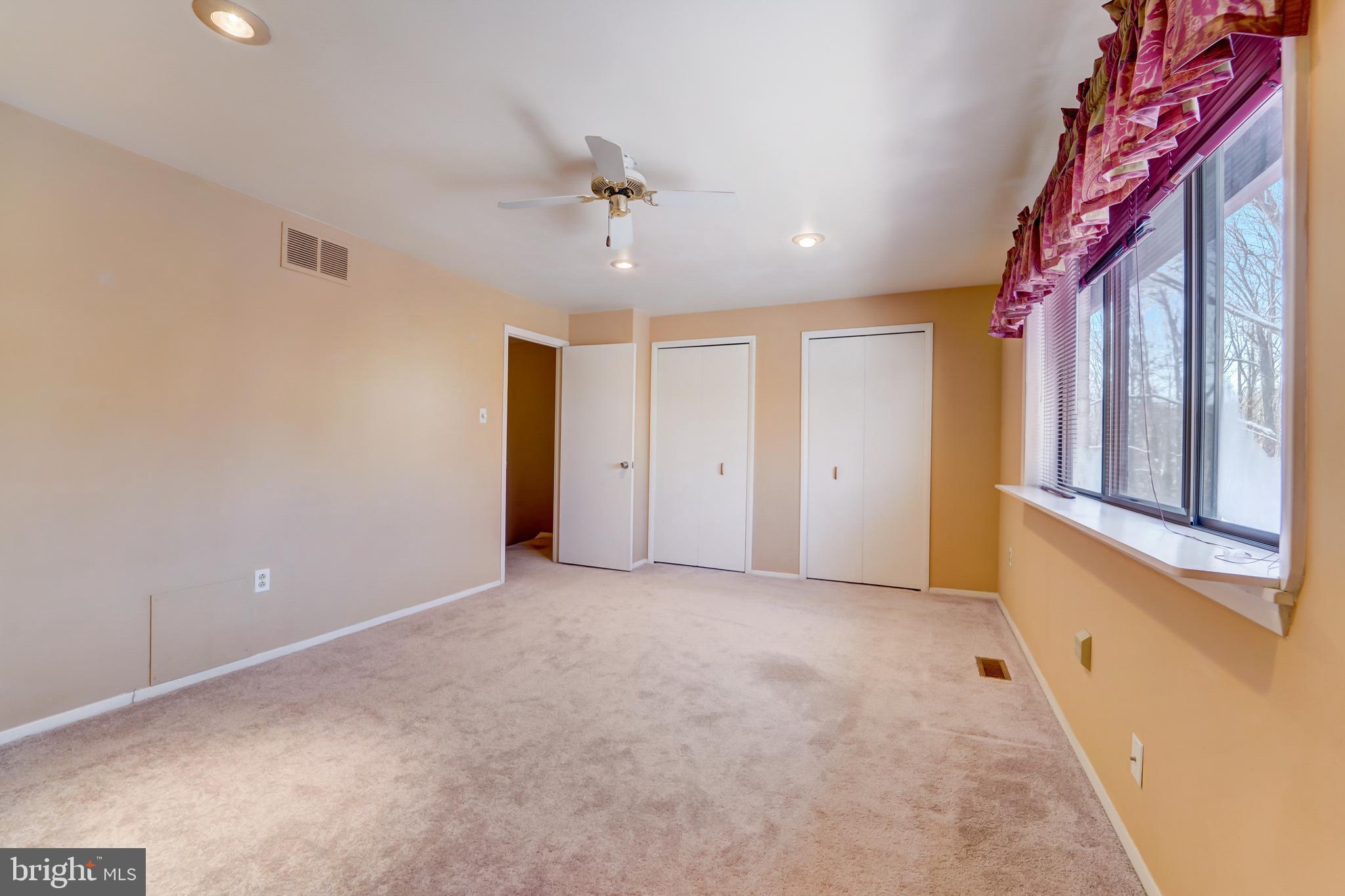 VILLAGE OF OWEN BROWN - Residential