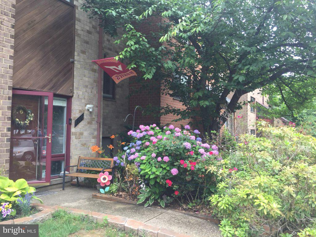 VILLAGE OF OWEN BROWN - Residential