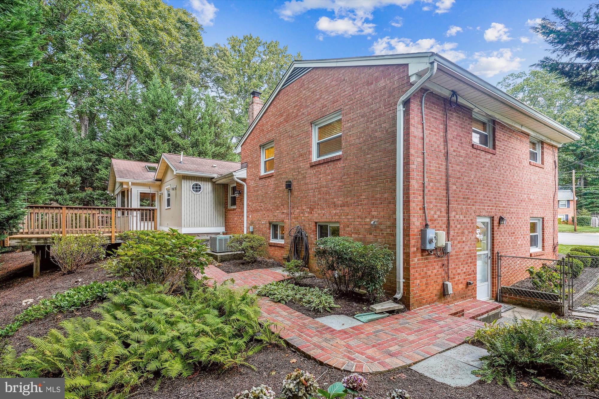 NORTH SPRINGFIELD - Residential