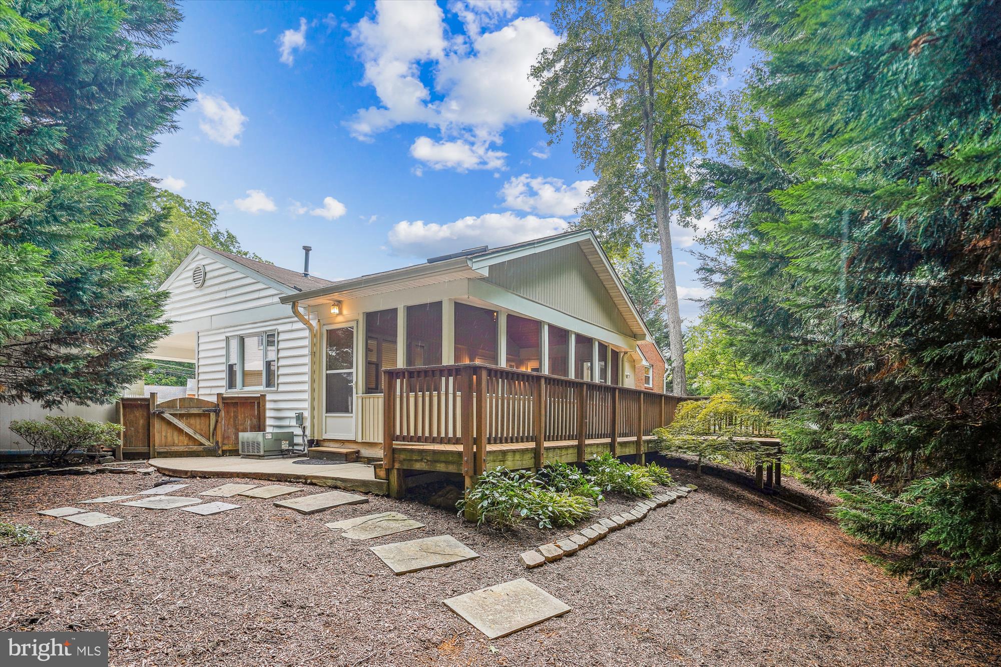 NORTH SPRINGFIELD - Residential