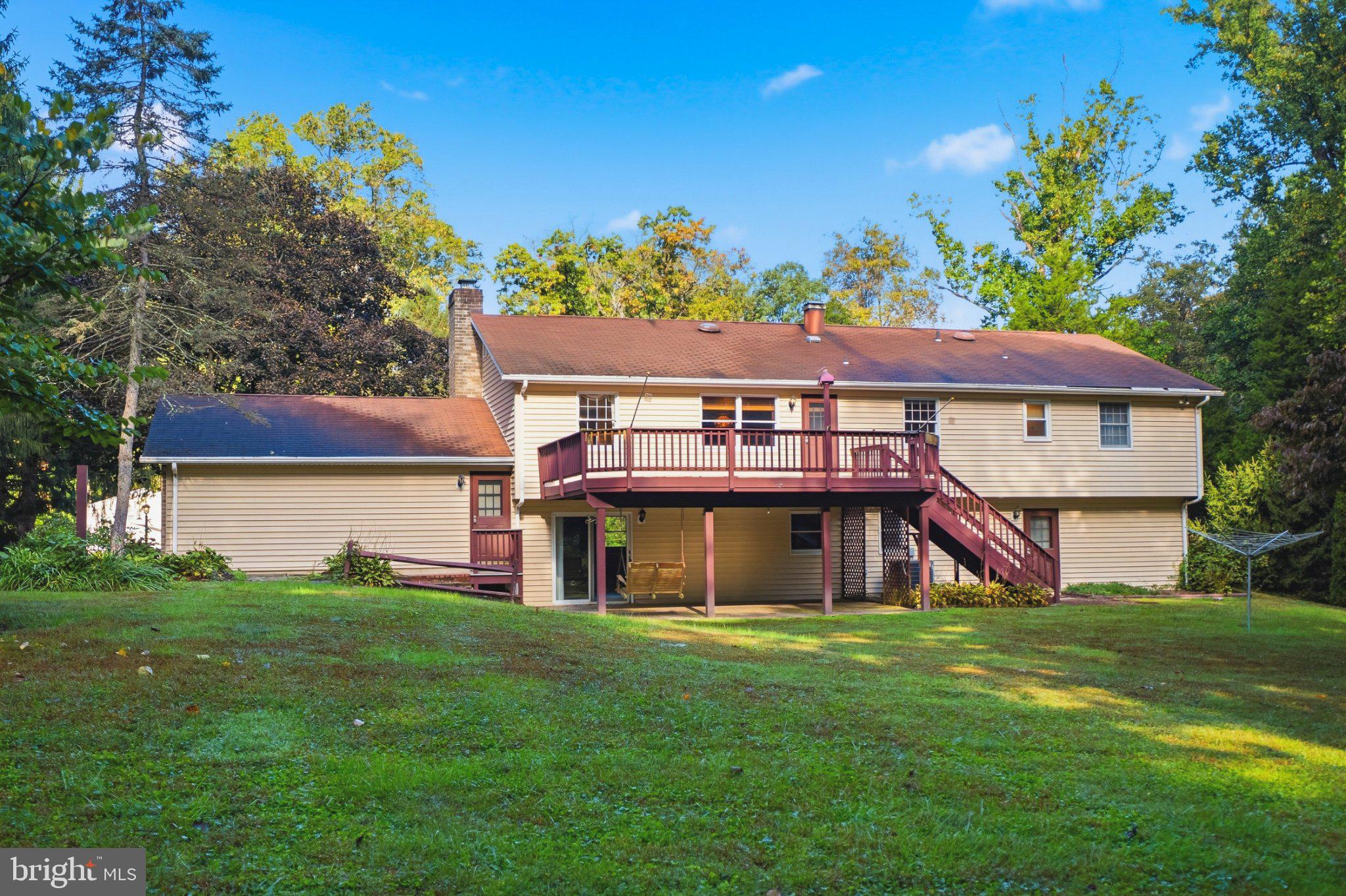 2815 COLLEGE VIEW DRIVE