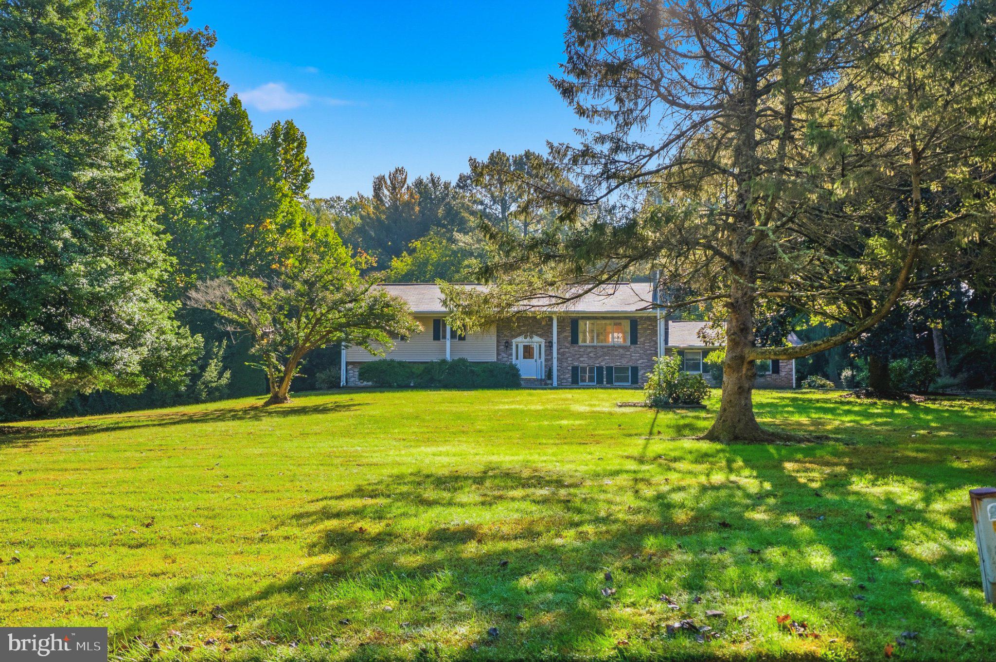 2815 COLLEGE VIEW DRIVE