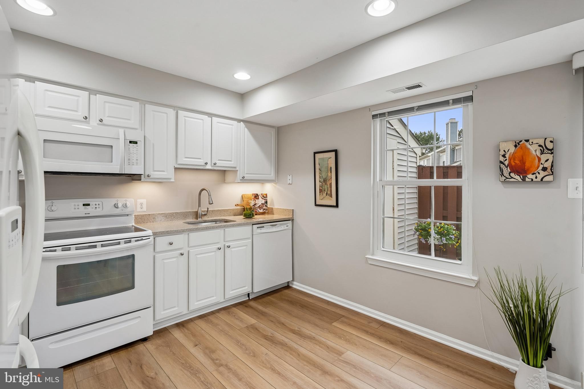 ROLLING RIDGE - Residential