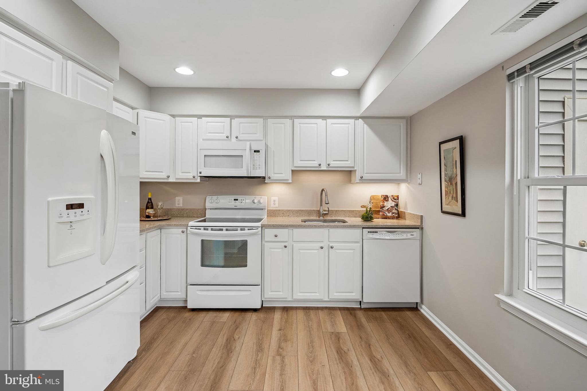 ROLLING RIDGE - Residential