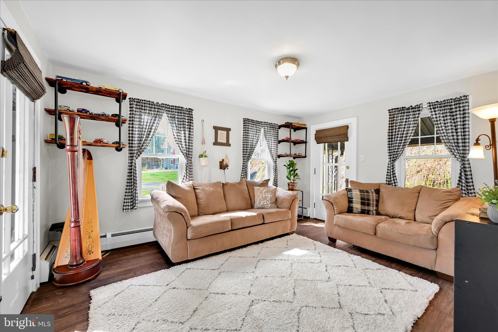 PINE GROVE - Residential