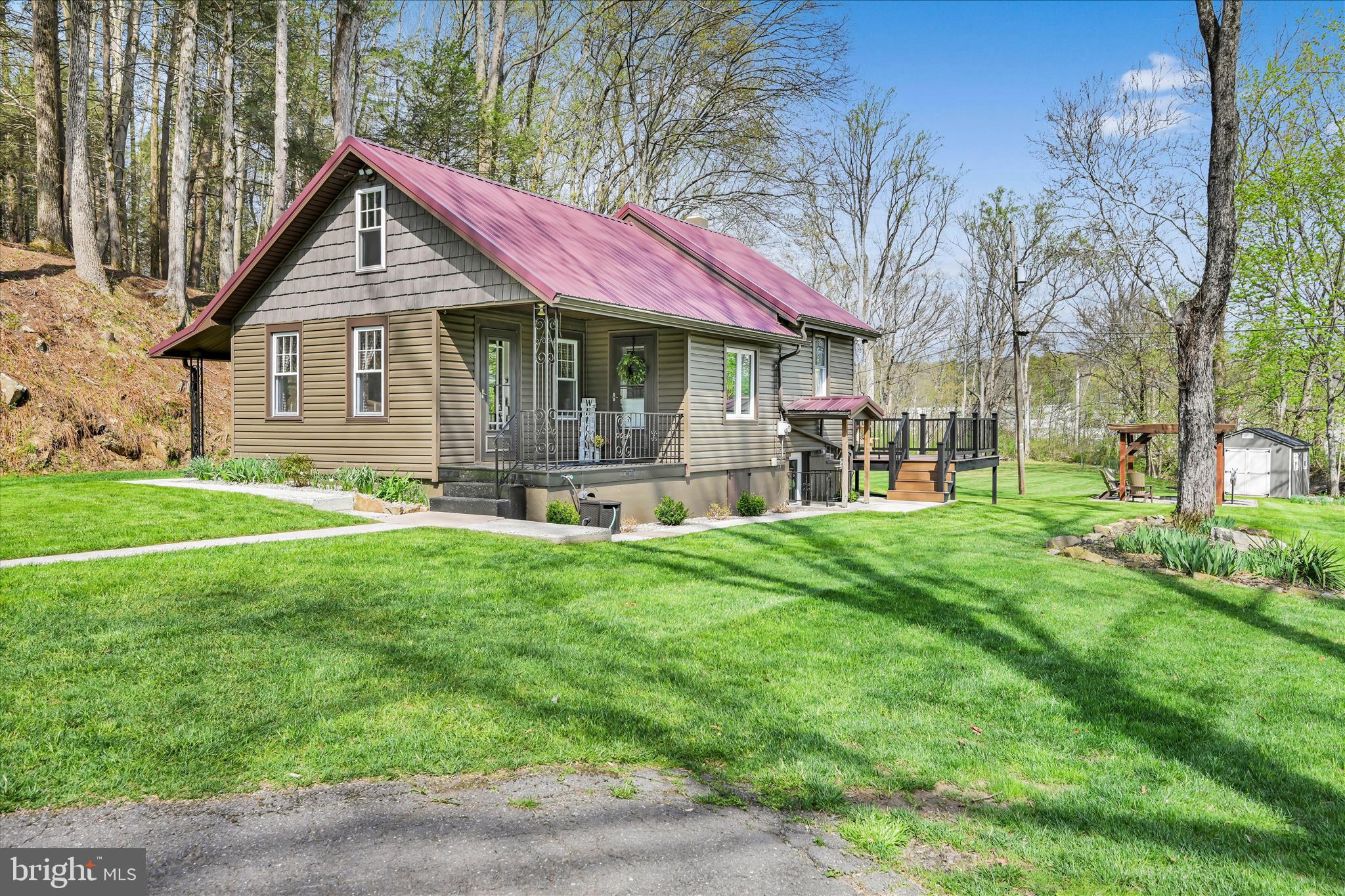 PINE GROVE - Residential