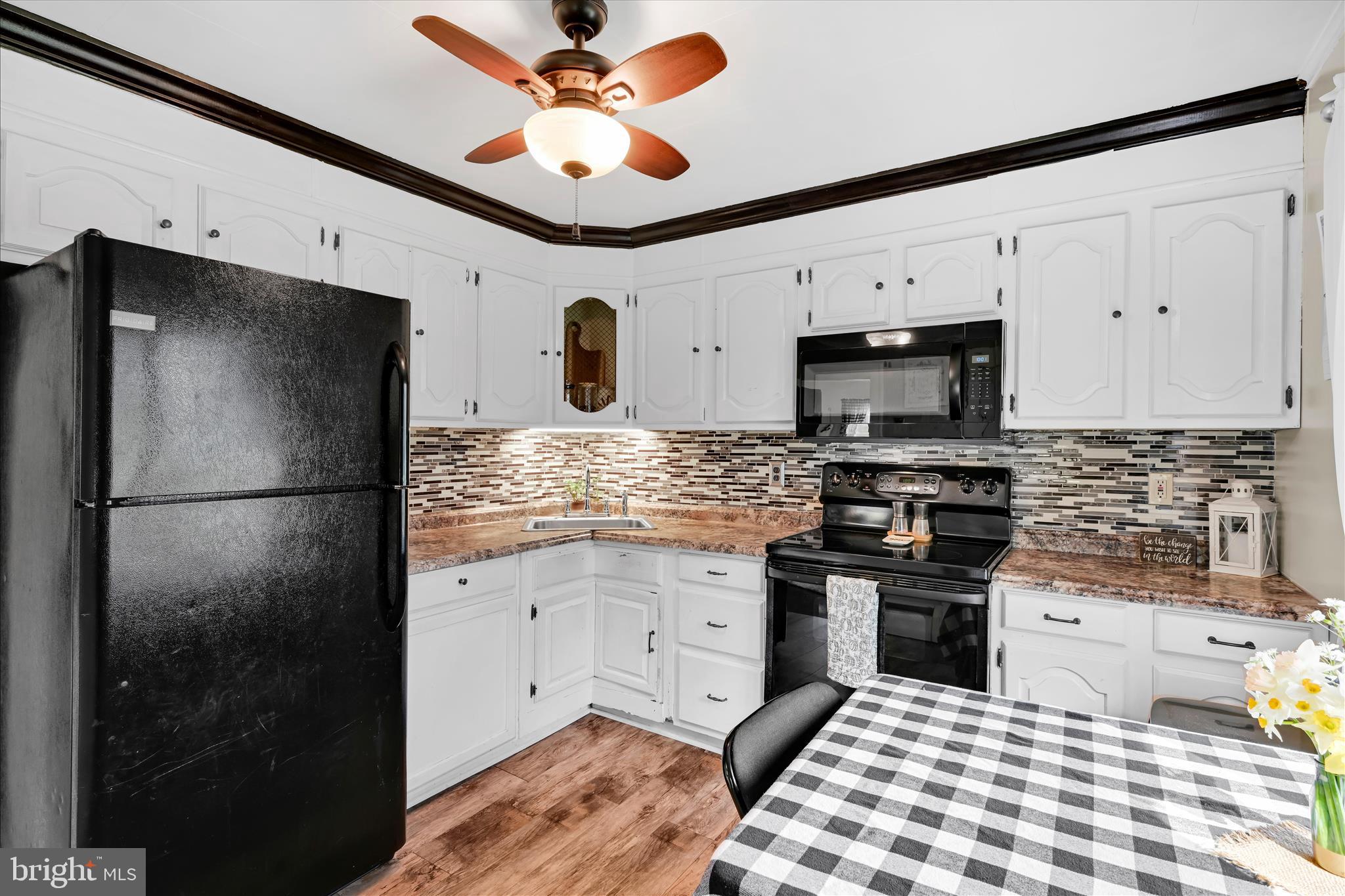 PINE GROVE - Residential