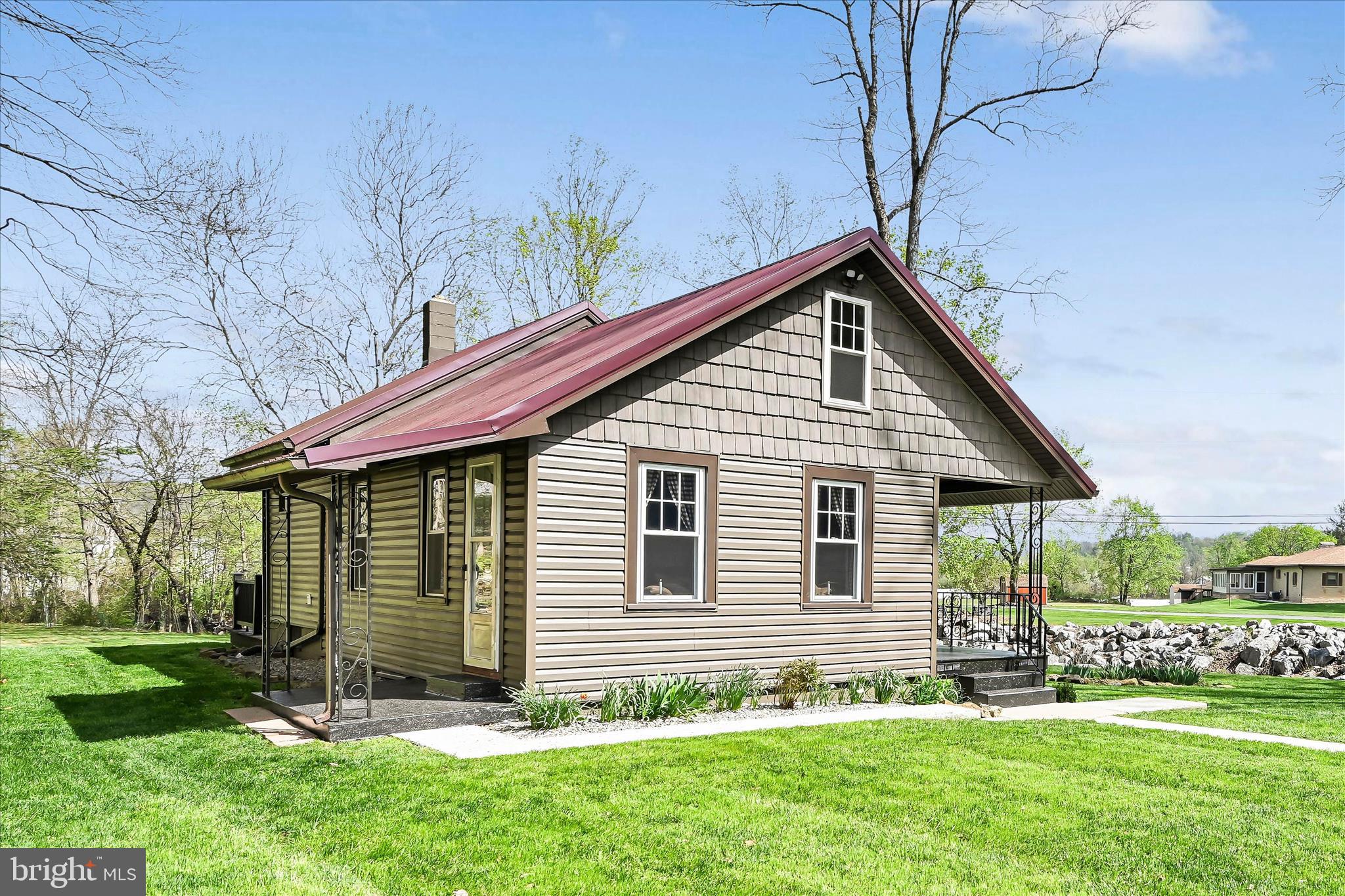 PINE GROVE - Residential