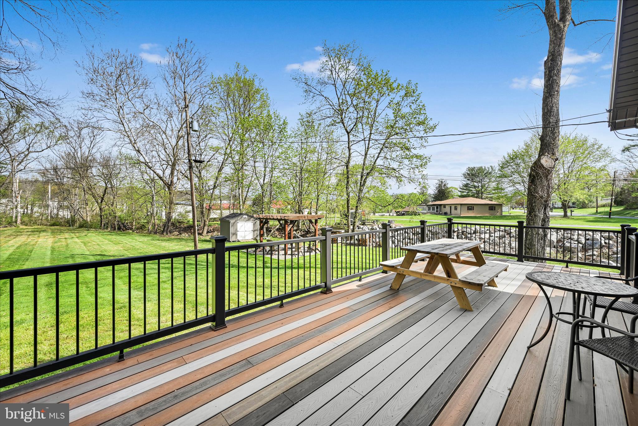 PINE GROVE - Residential