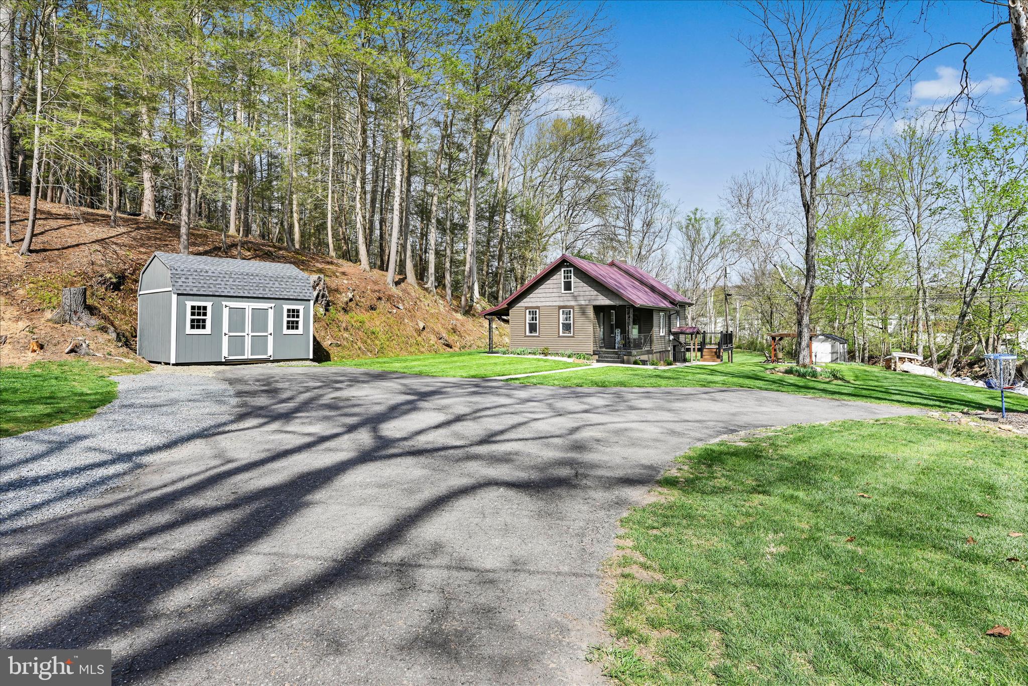 PINE GROVE - Residential