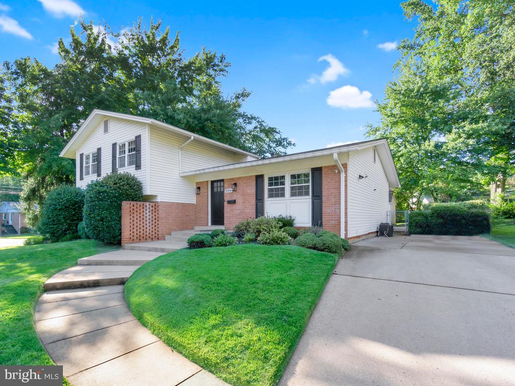 MOSBY WOODS - Residential Lease