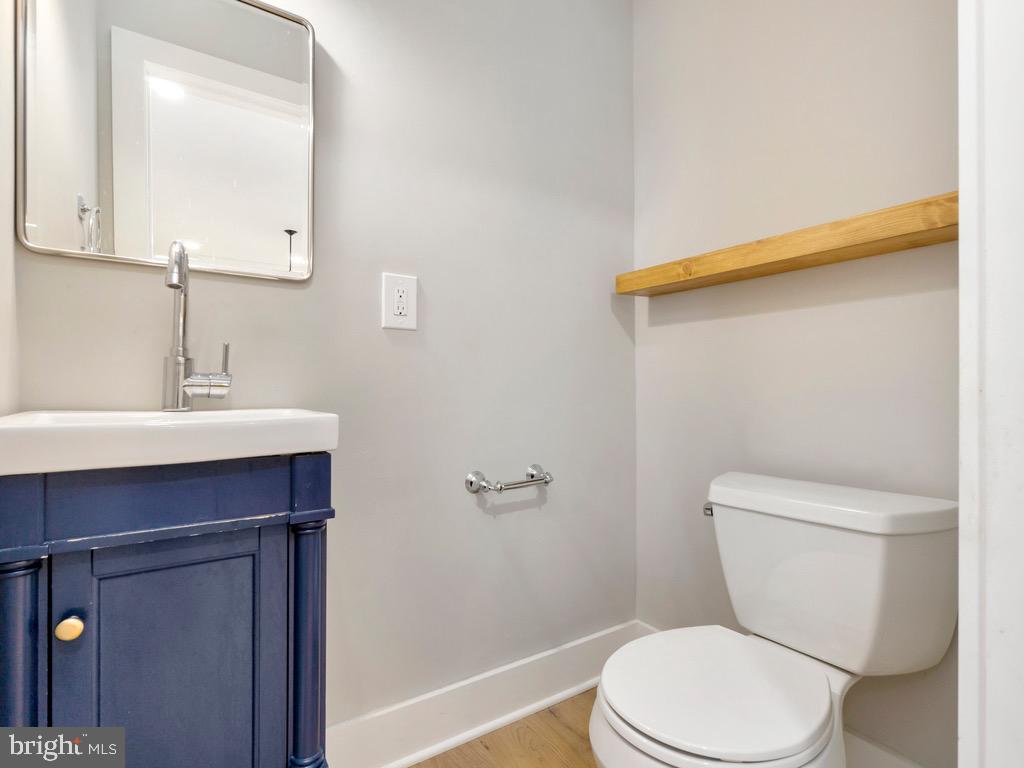 MOSBY WOODS - Residential Lease